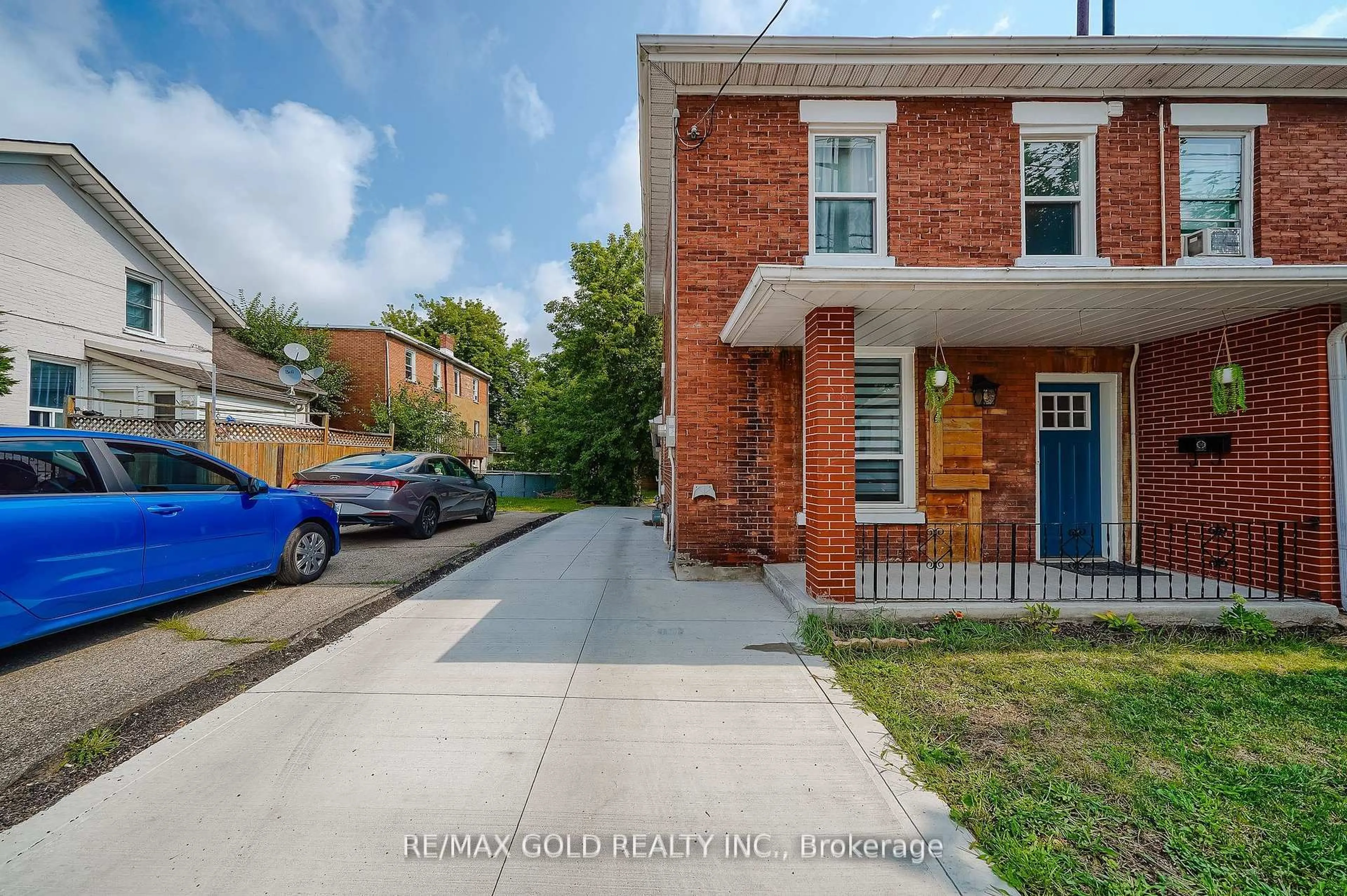 Home with brick exterior material, street for 36 Kerr St, Cambridge Ontario N1R 4A3