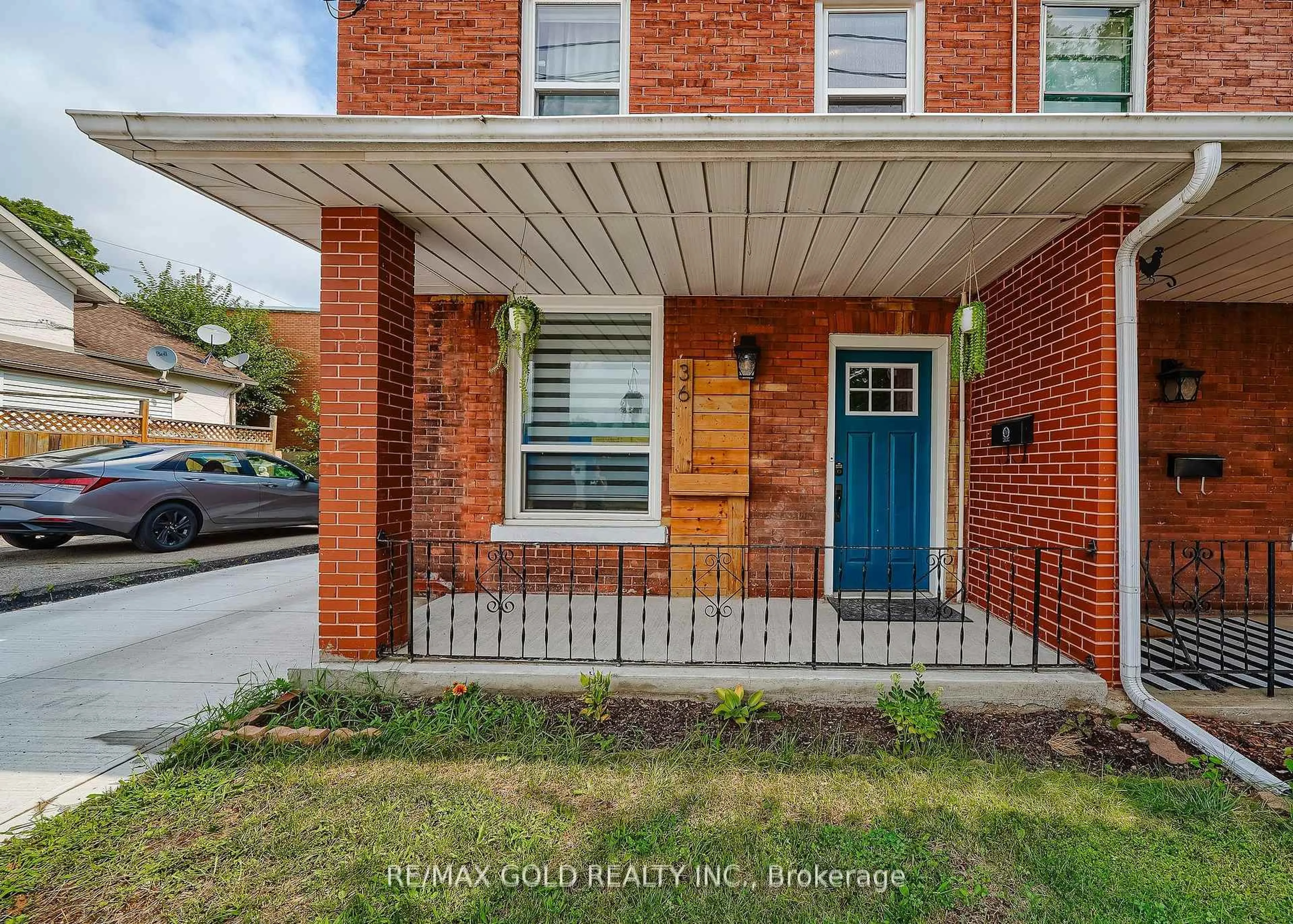 Home with brick exterior material, street for 36 Kerr St, Cambridge Ontario N1R 4A3