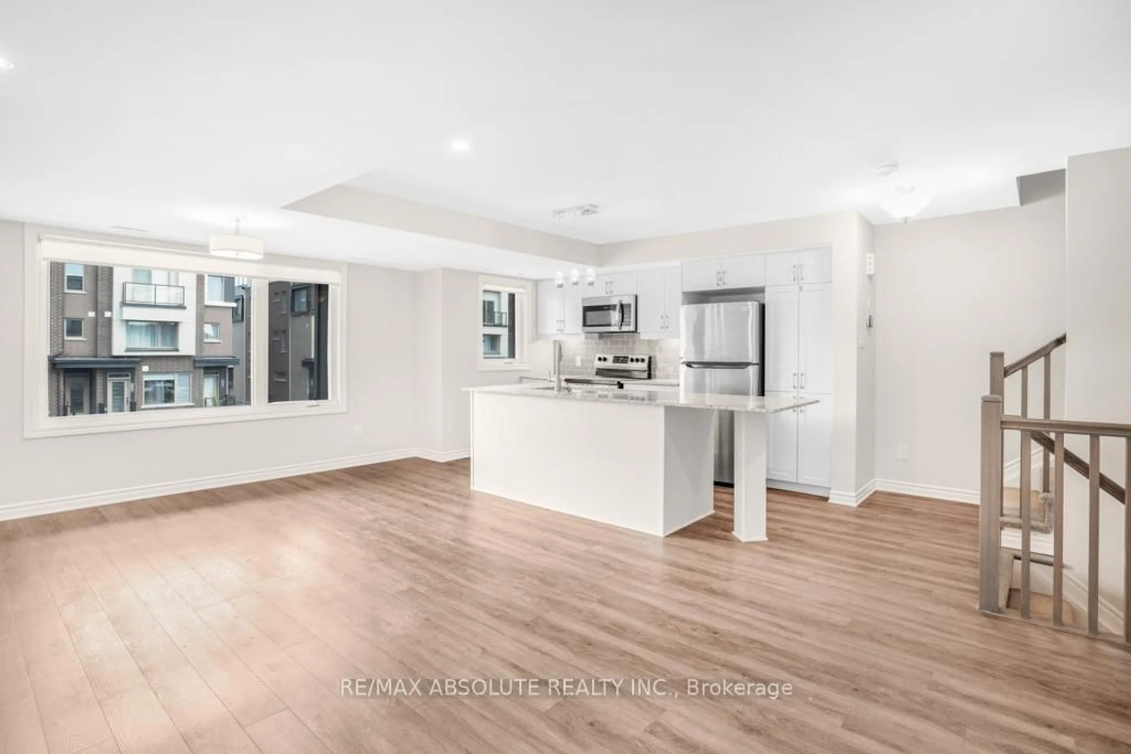 Open concept kitchen, unknown for 621 MAKWA, Ottawa Ontario K1K 5A4