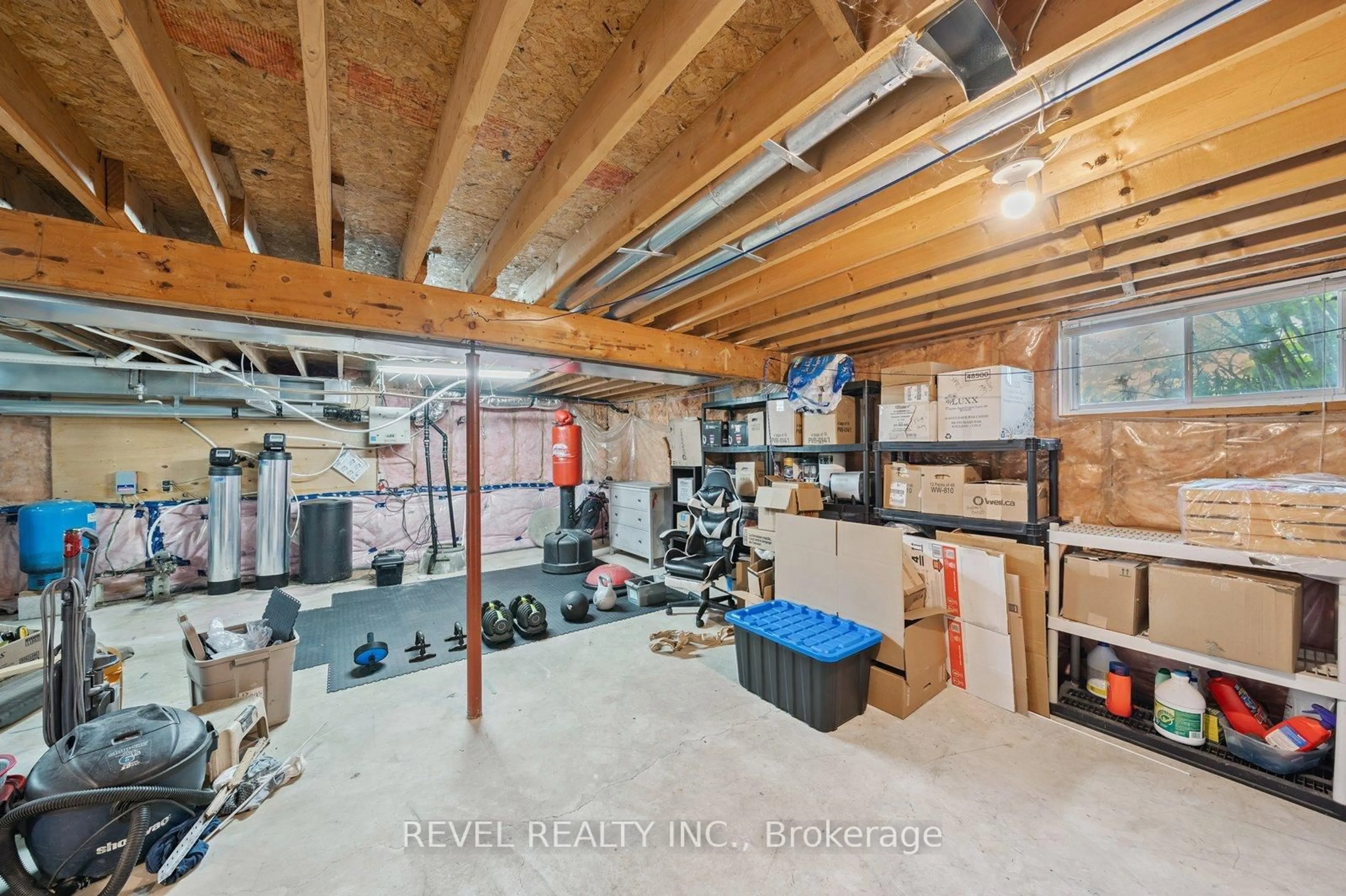 Indoor garage for 53 Cresswell Rd, Kawartha Lakes Ontario K0M 2J0