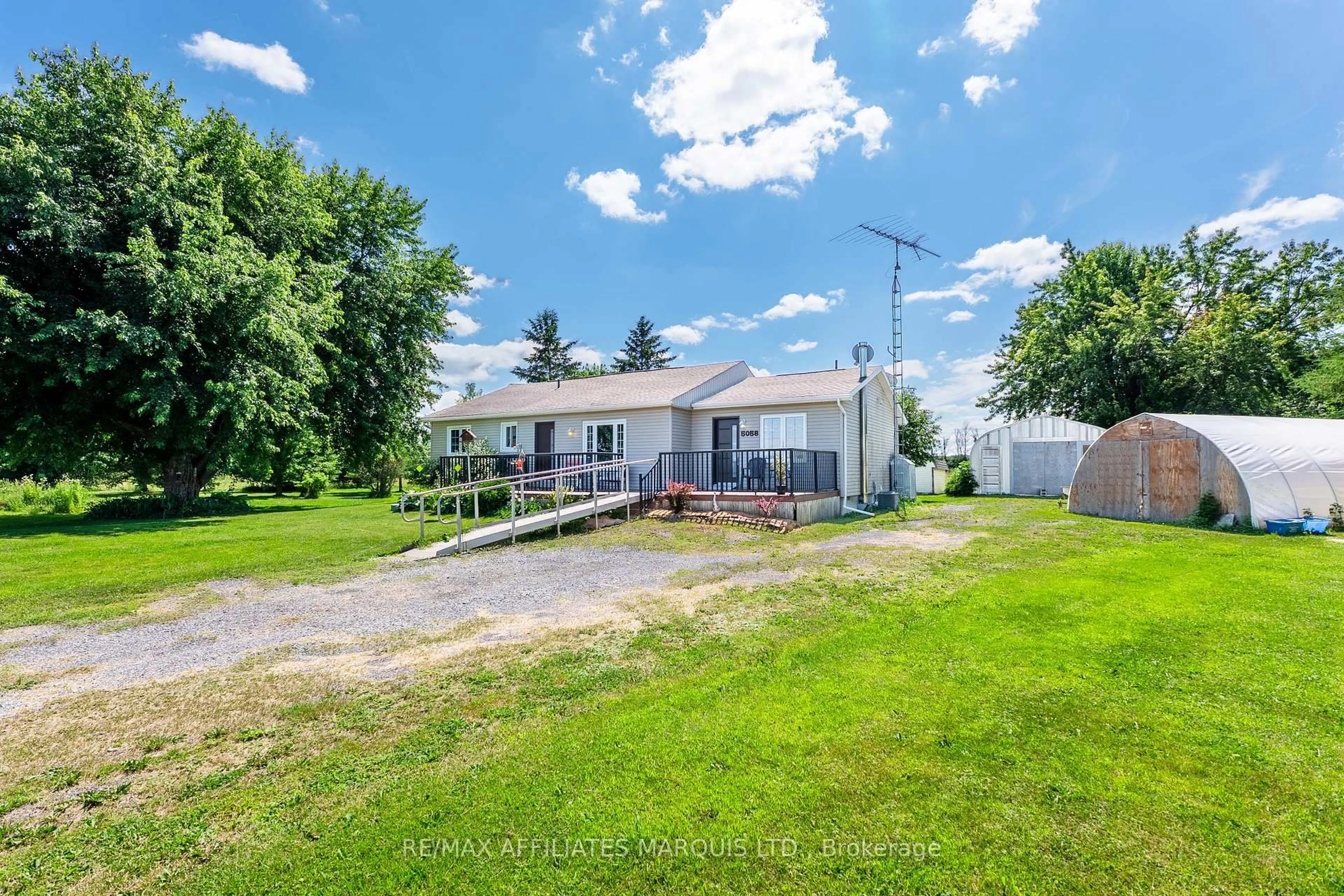 A pic from outside/outdoor area/front of a property/back of a property/a pic from drone, unknown for 5058 Johnson Rd, South Glengarry Ontario K0C 2J0