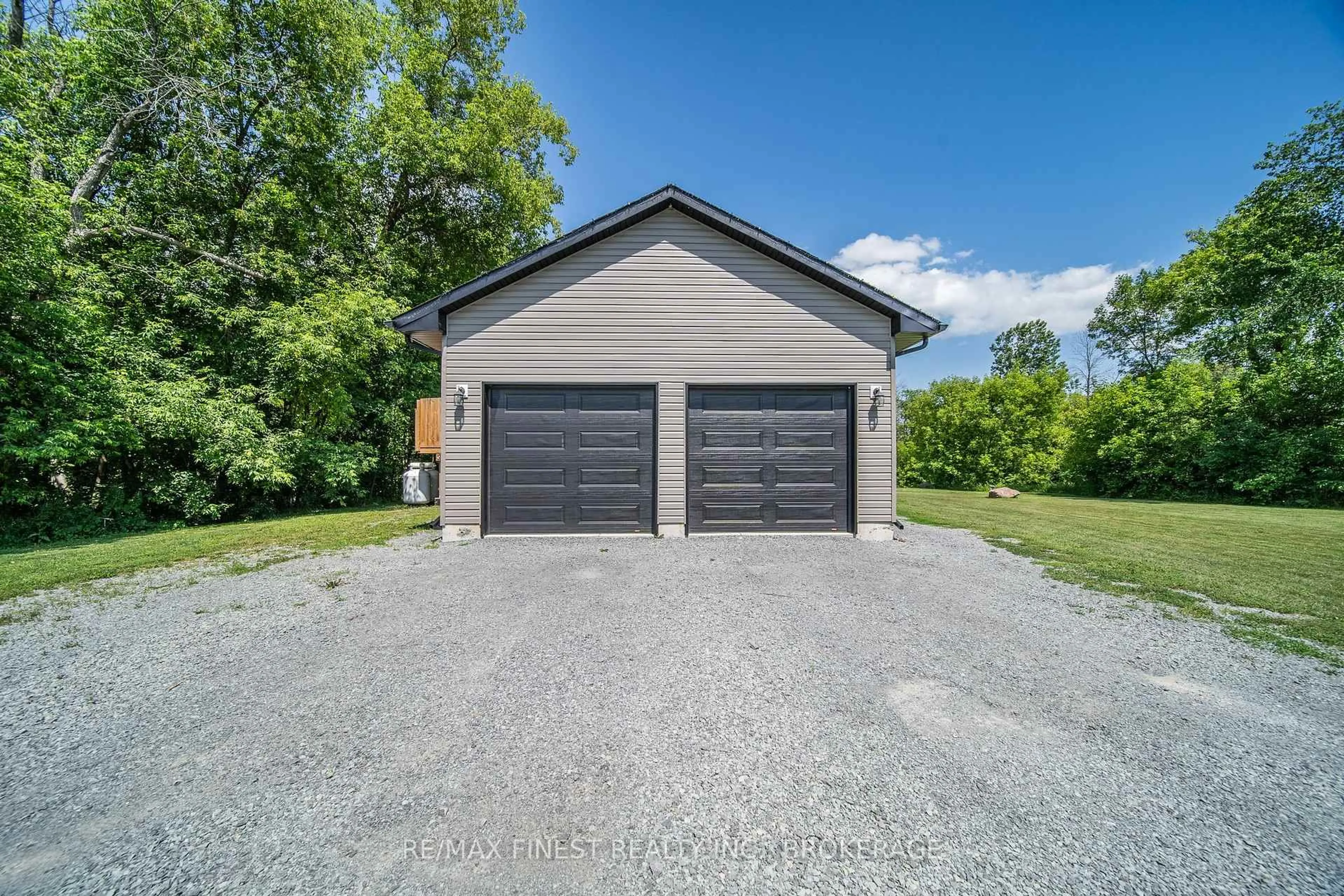 Indoor garage for 1524 Lake Rd, Kaladar Ontario K0K 1Z0