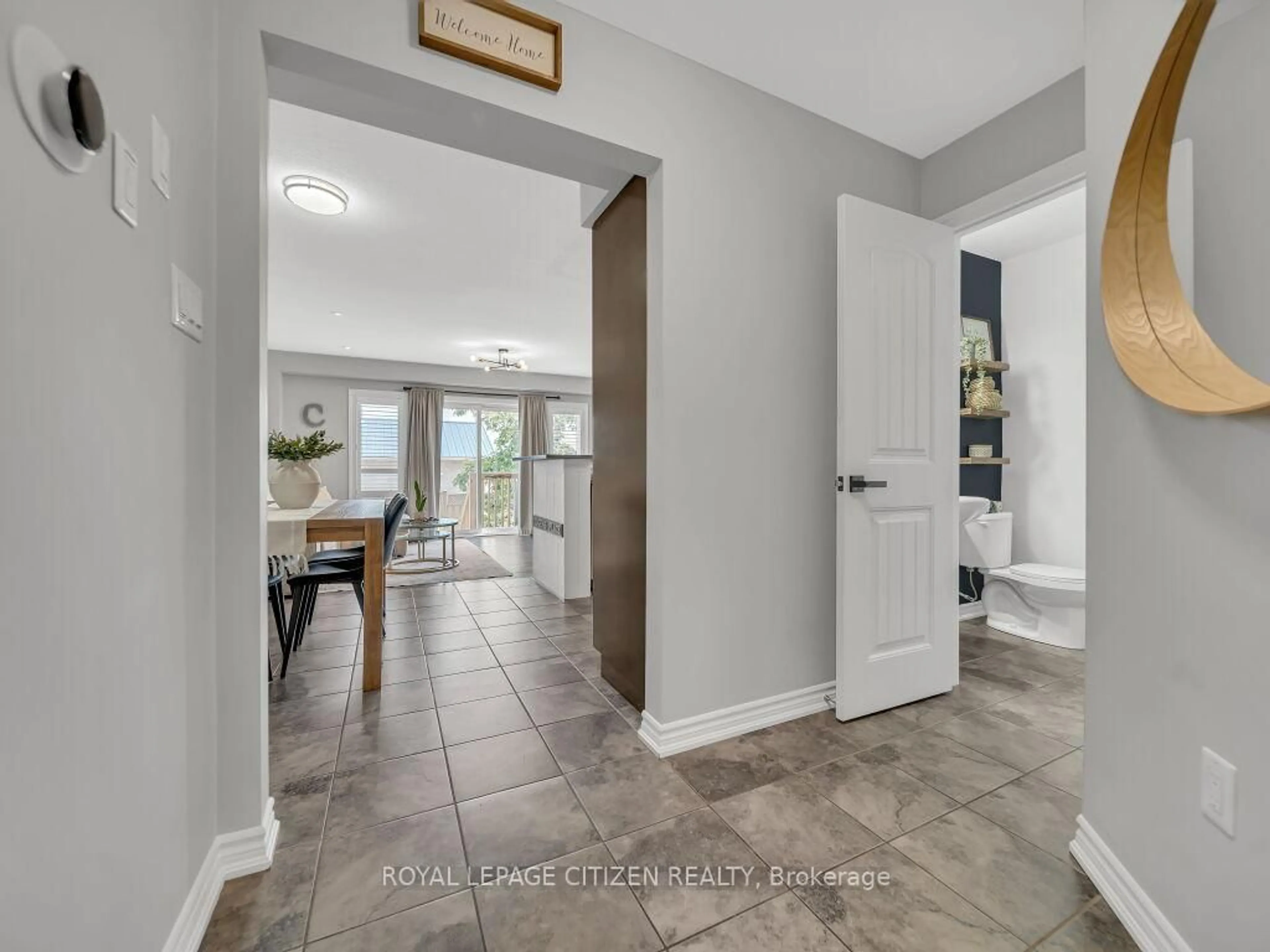 Indoor entryway for 83 WESTMINSTER Cres, Centre Wellington Ontario N1M 0C4