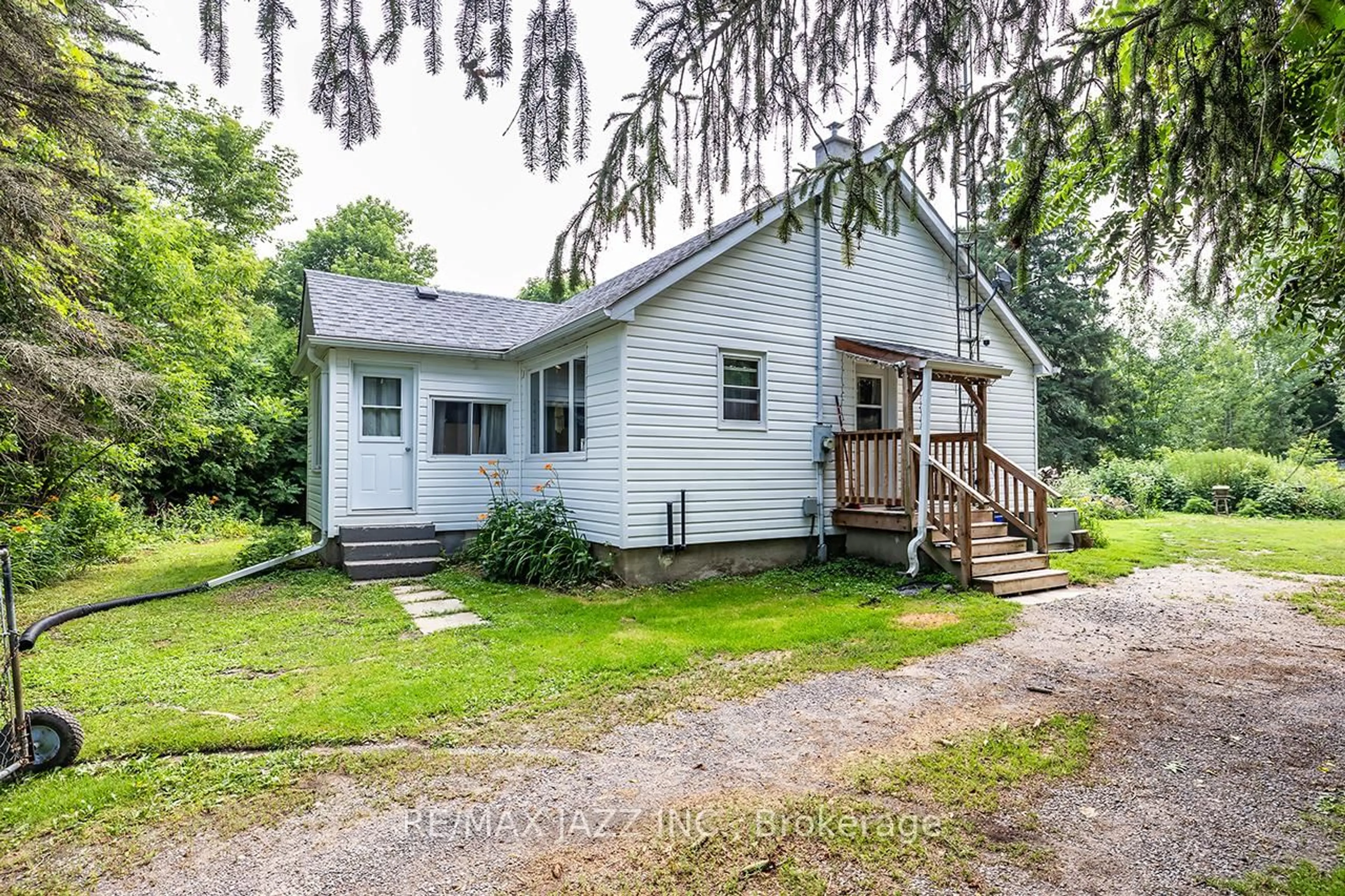 A pic from outside/outdoor area/front of a property/back of a property/a pic from drone, street for 3655 Ganaraska Rd, Port Hope Ontario L0A 1B0