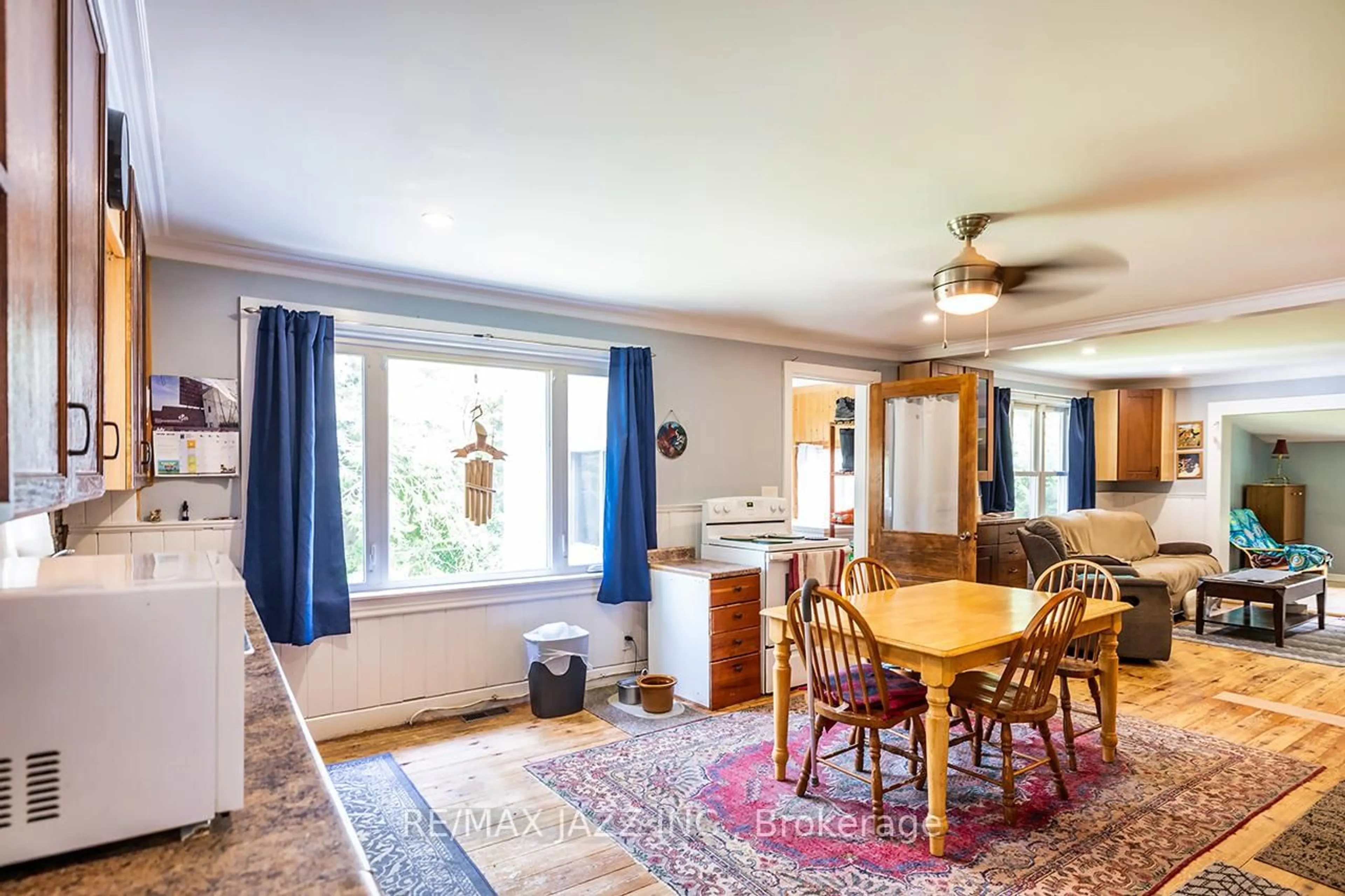 Dining room, wood/laminate floor for 3655 Ganaraska Rd, Port Hope Ontario L0A 1B0