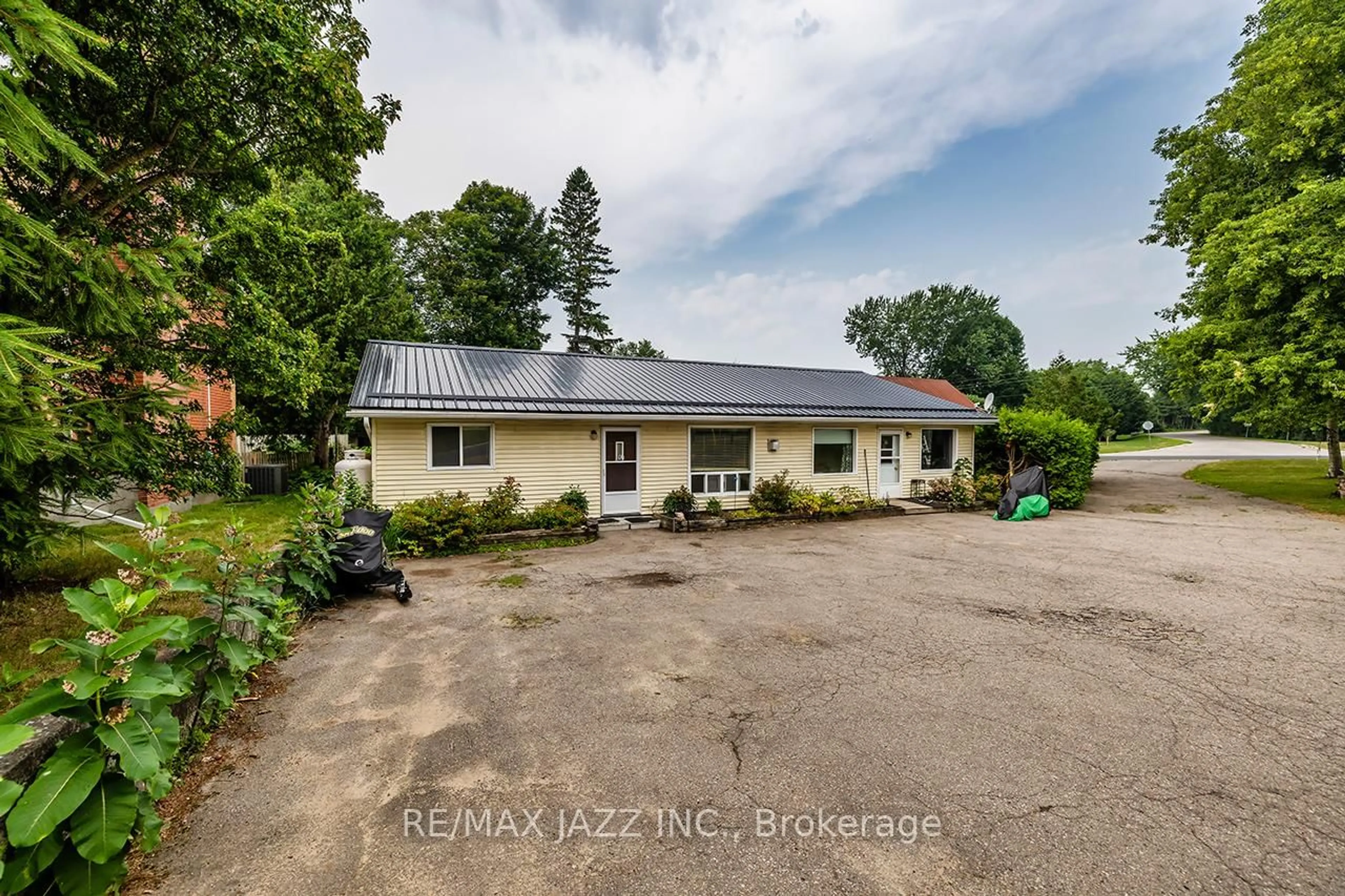 A pic from outside/outdoor area/front of a property/back of a property/a pic from drone, building for 7986 County Rd 65 A&B, Port Hope Ontario L0A 1B0