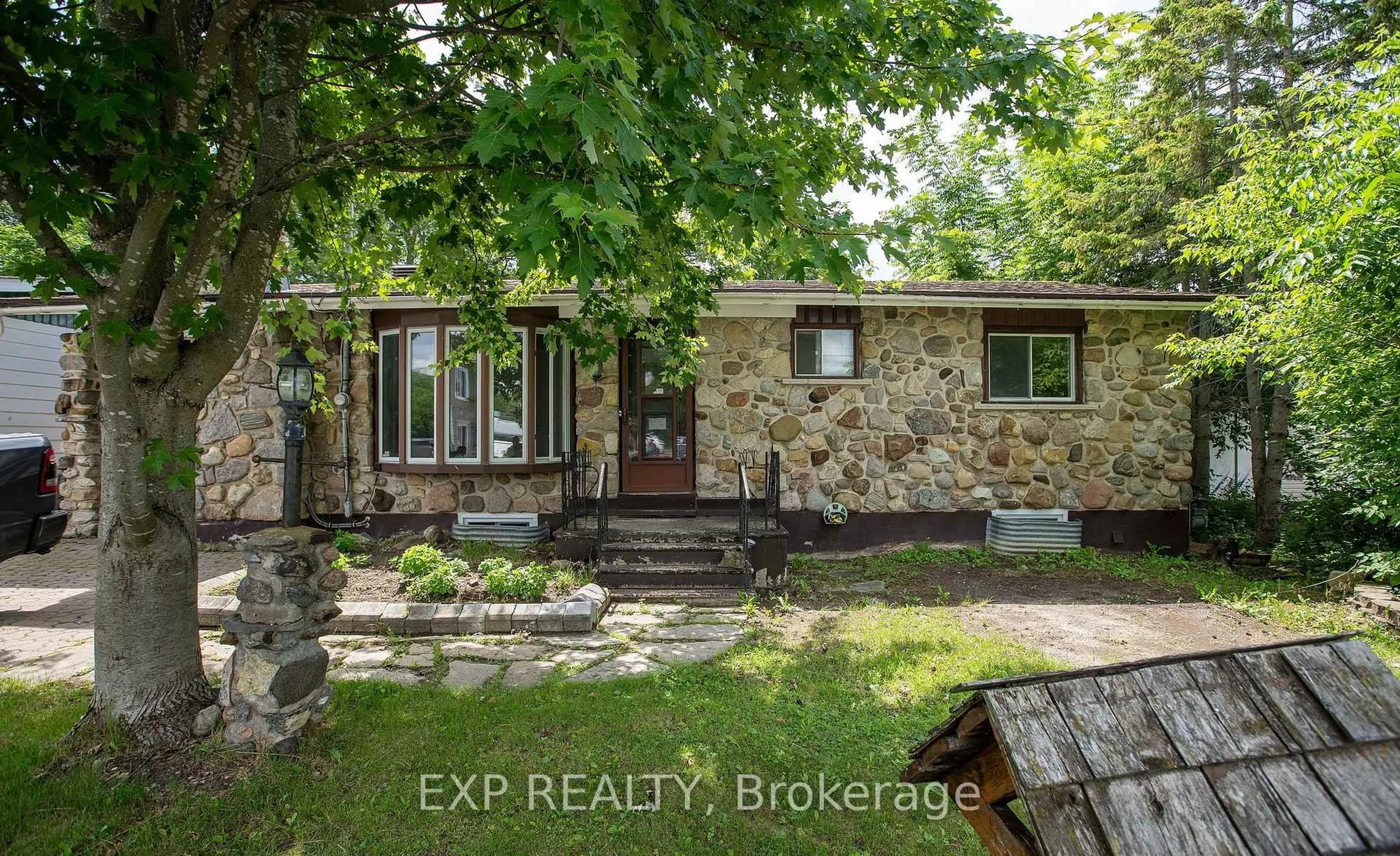A pic from outside/outdoor area/front of a property/back of a property/a pic from drone, street for 84 Kenyon St, North Glengarry Ontario K0C 1A0