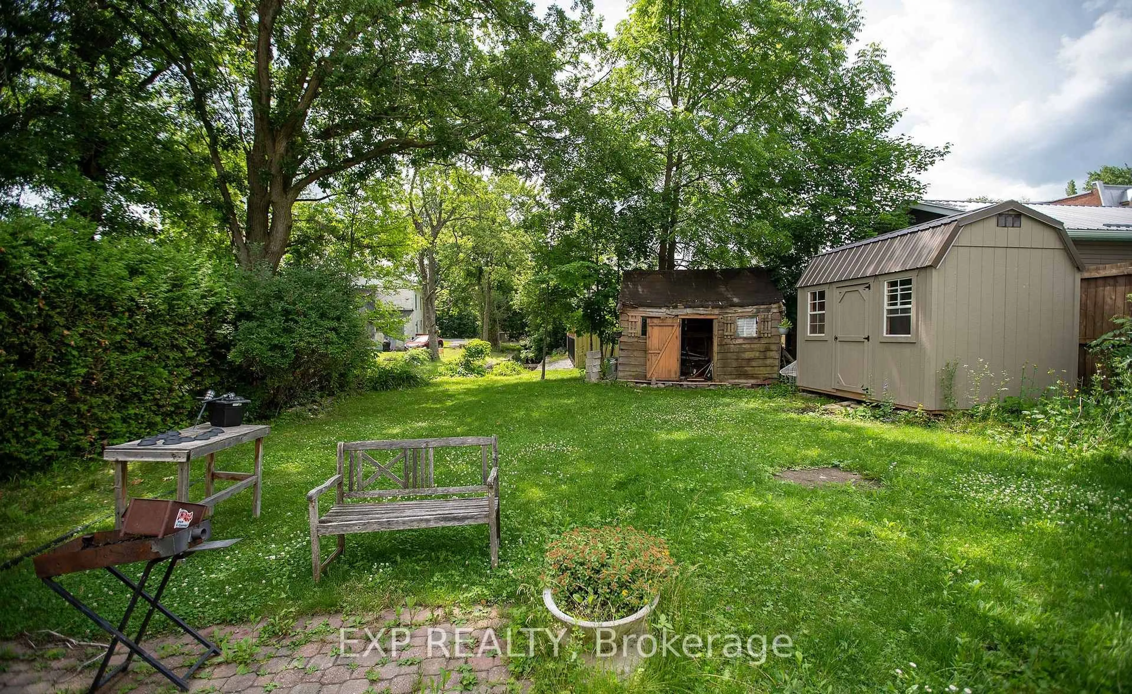Patio, street for 84 Kenyon St, North Glengarry Ontario K0C 1A0