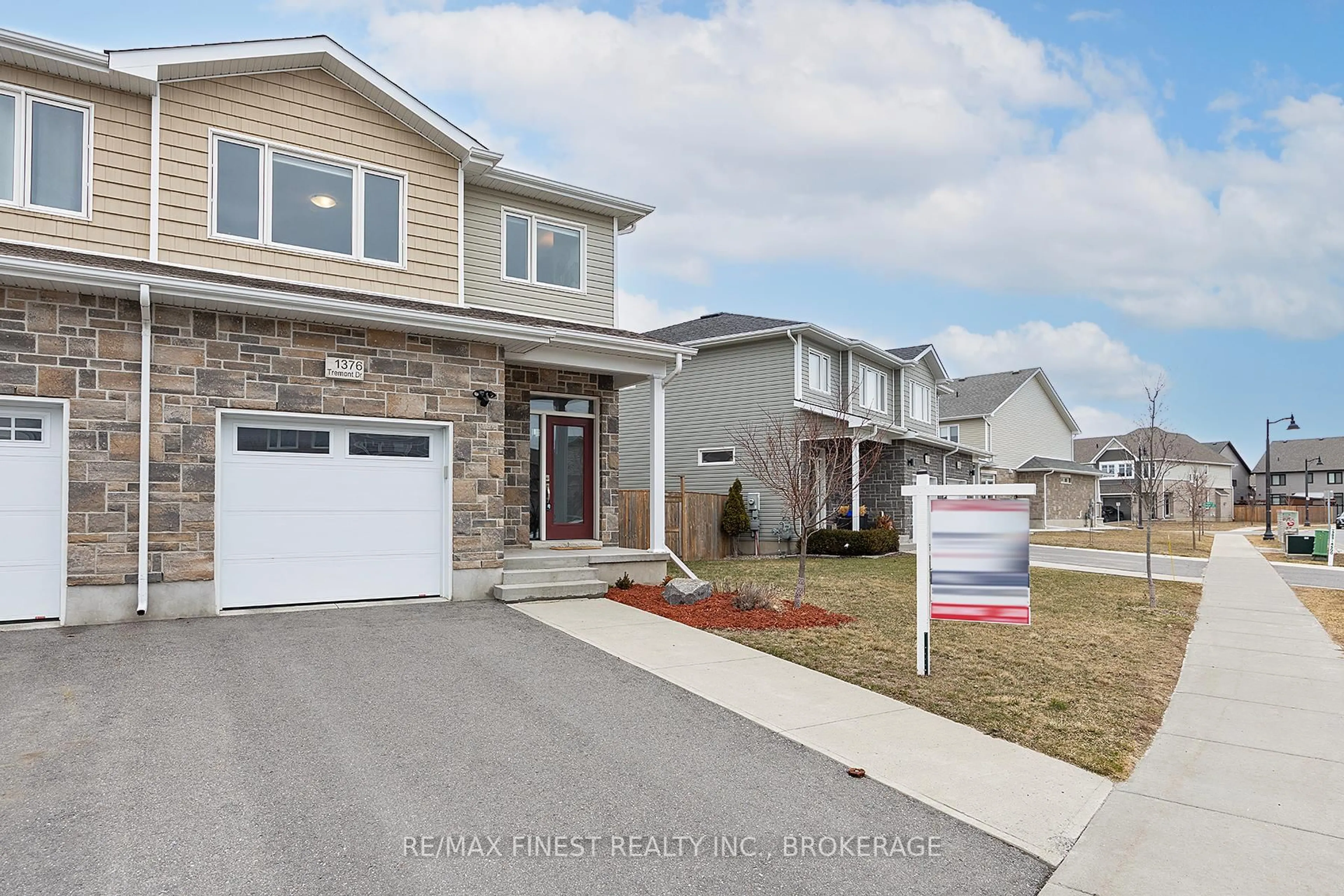 Unknown for 1376 Tremont Dr, Kingston Ontario K7P 0M6