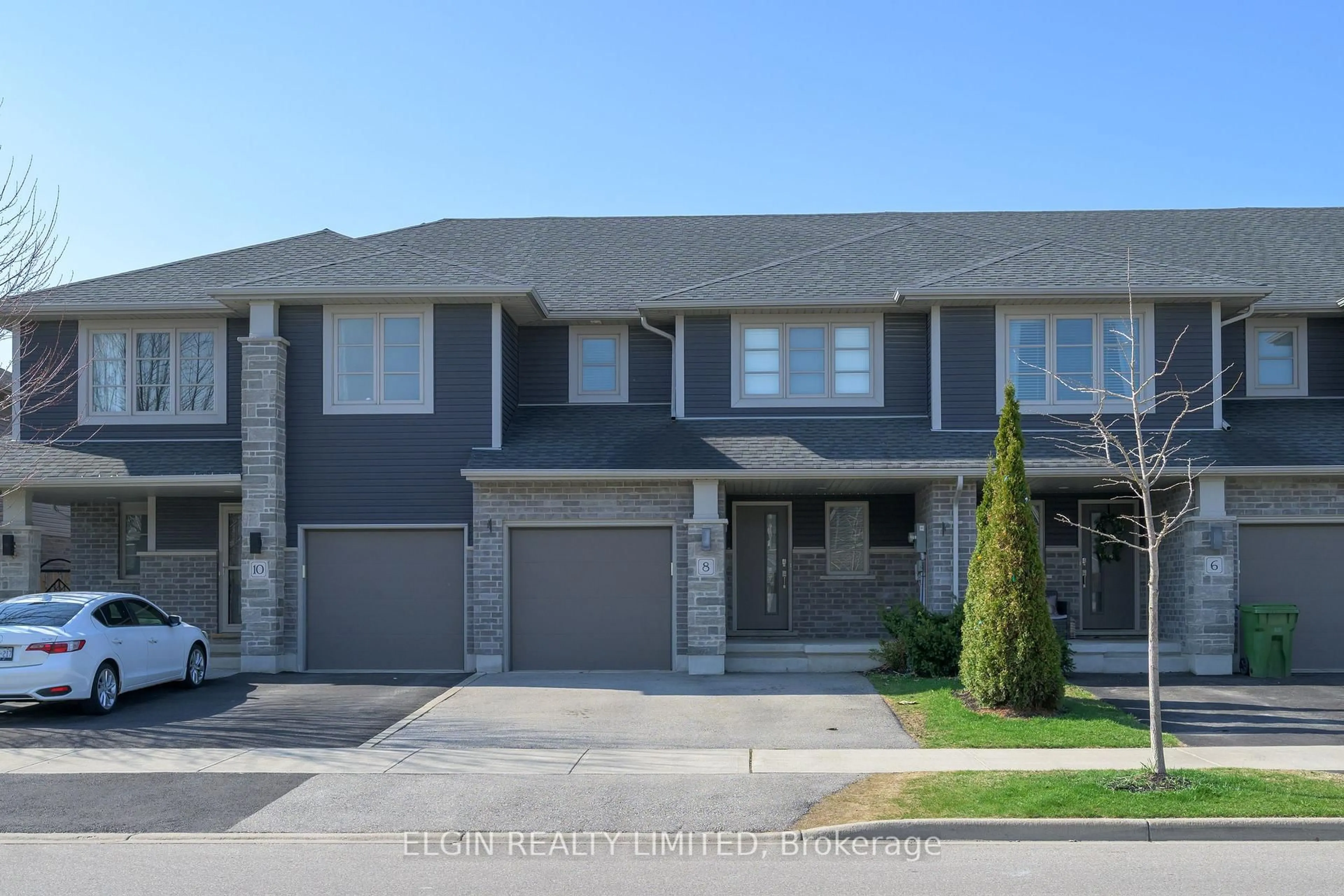 Home with brick exterior material, street for 8 Empire Pkwy, St. Thomas Ontario N5R 0E9
