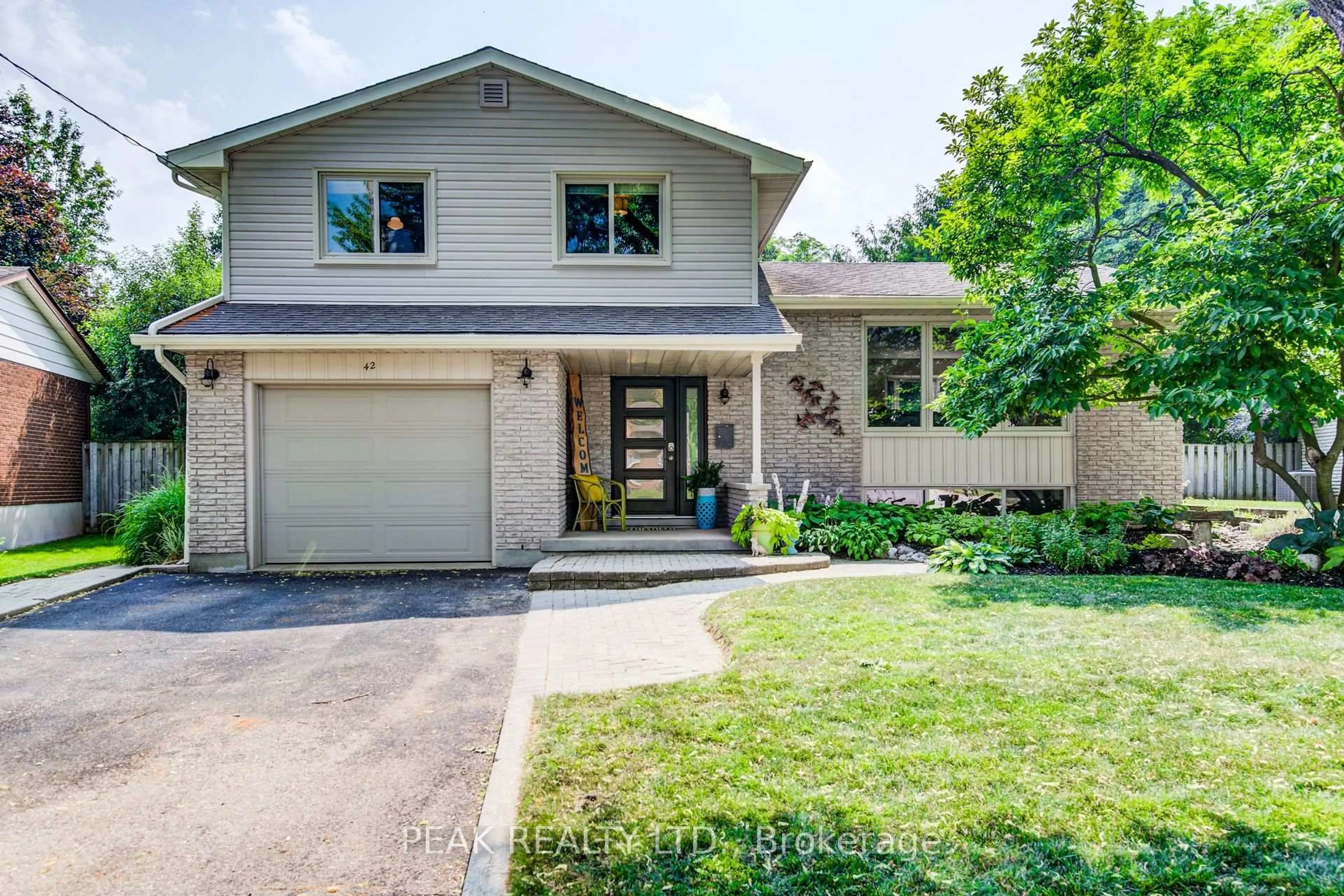 Home with brick exterior material, street for 42 Windsor St, Guelph Ontario N1E 3N2