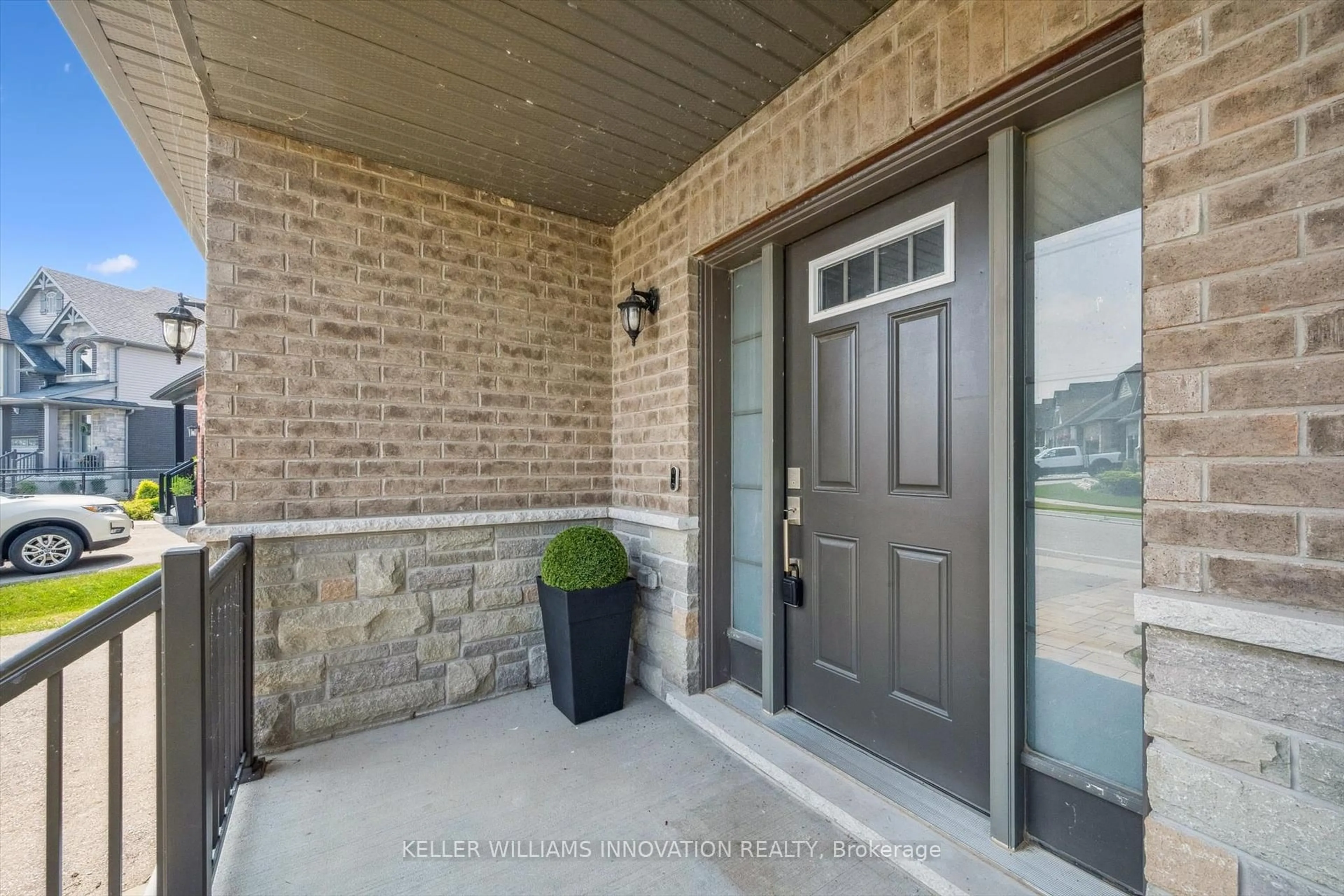 Indoor entryway for 95 Snyder Ave, Woolwich Ontario N3B 3E9