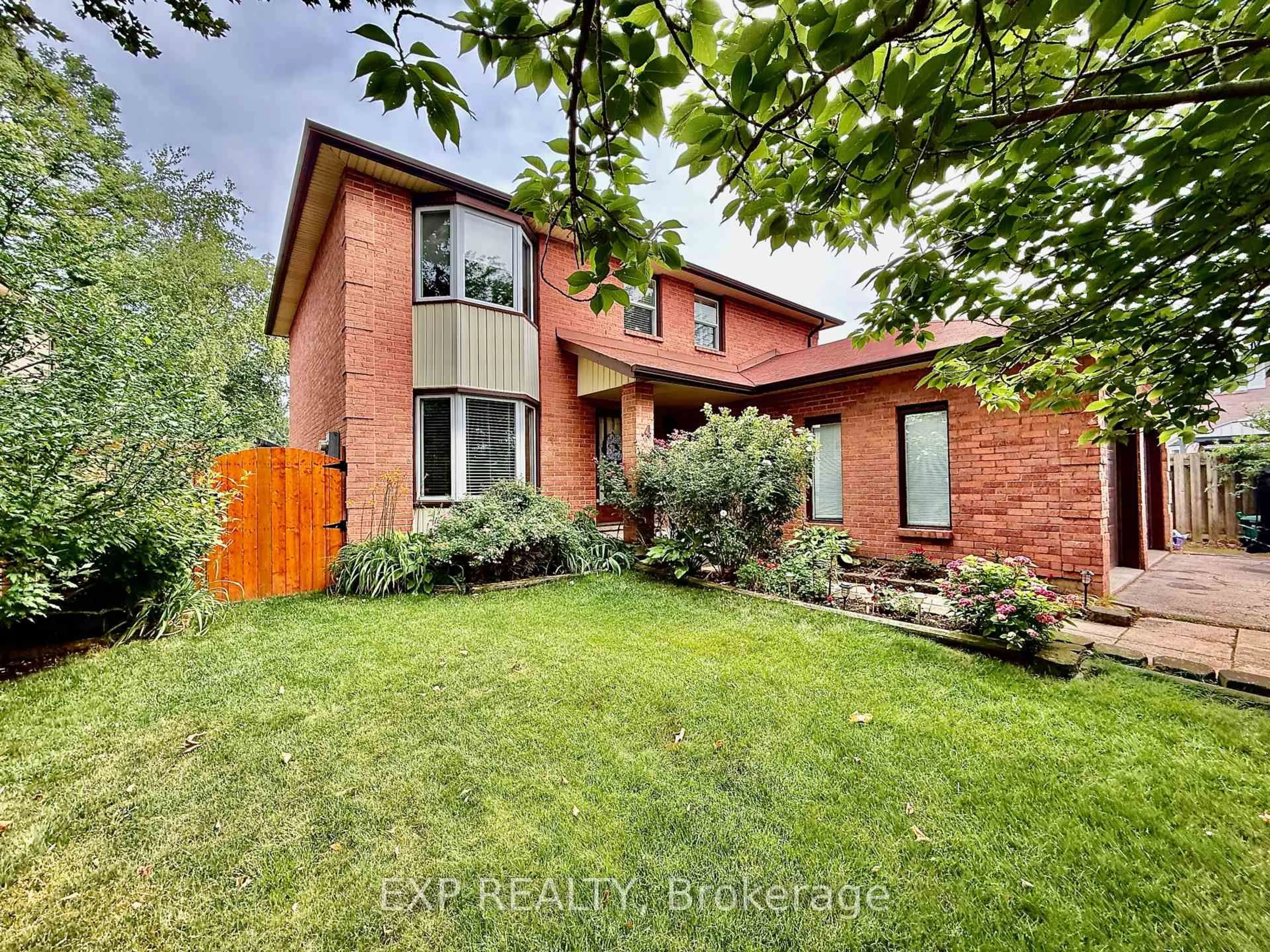 Home with brick exterior material, street for 4 Palmer Rd, Grimsby Ontario L3M 5B5