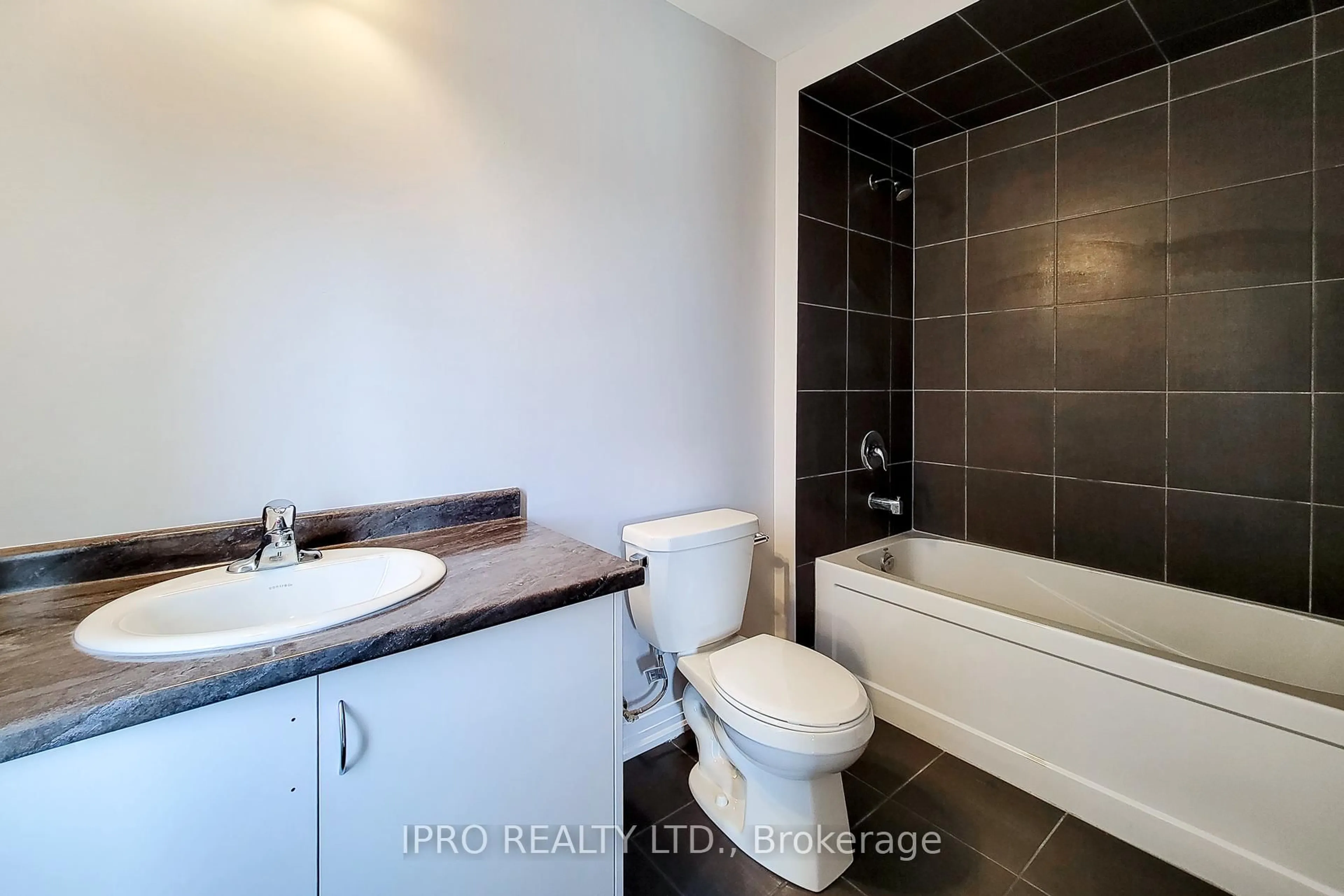 Standard bathroom, ceramic/tile floor for 27 Stauffer Rd, Brantford Ontario N2V 0B2