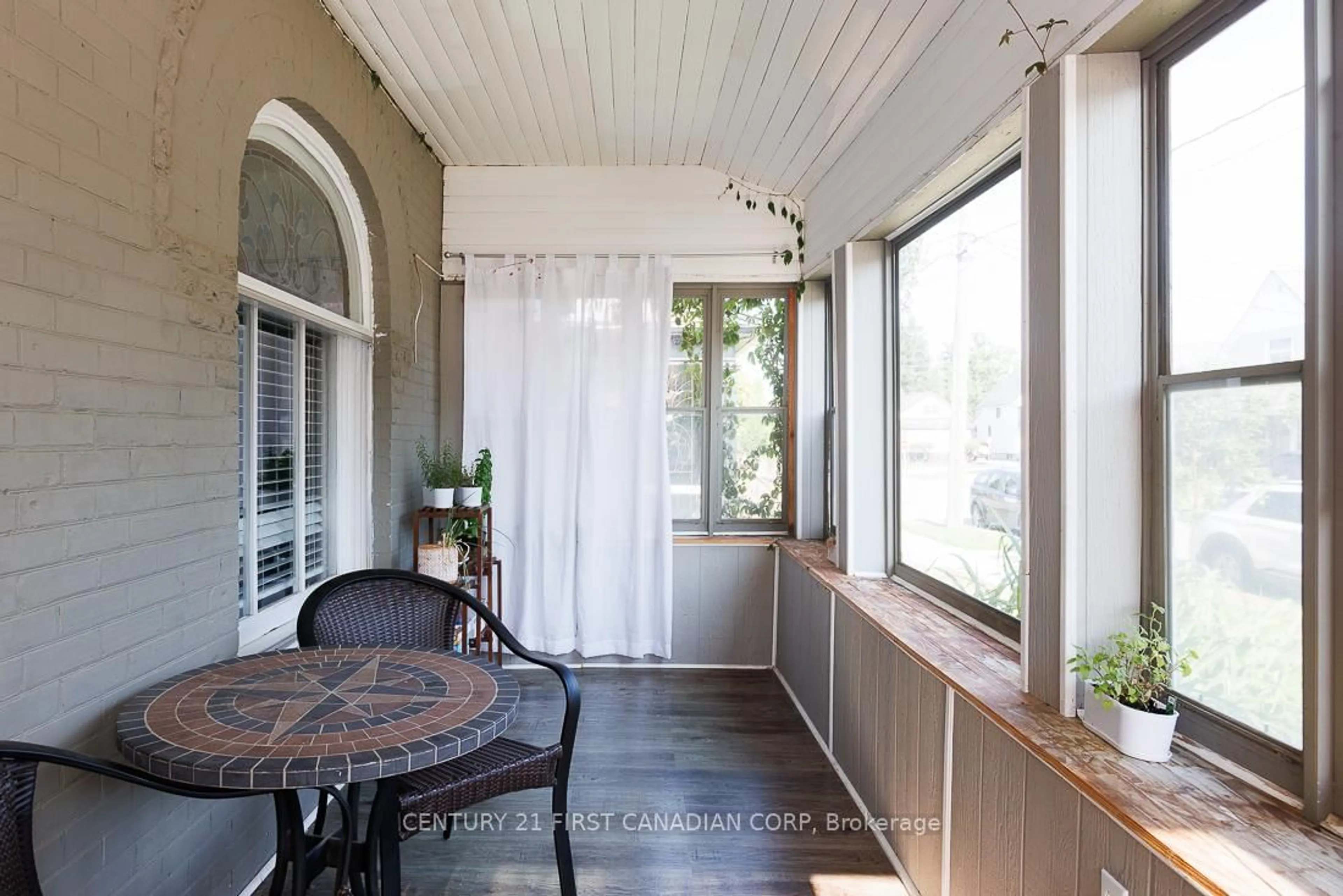 Patio, street for 52 Myrtle St, St. Thomas Ontario N5R 2E8
