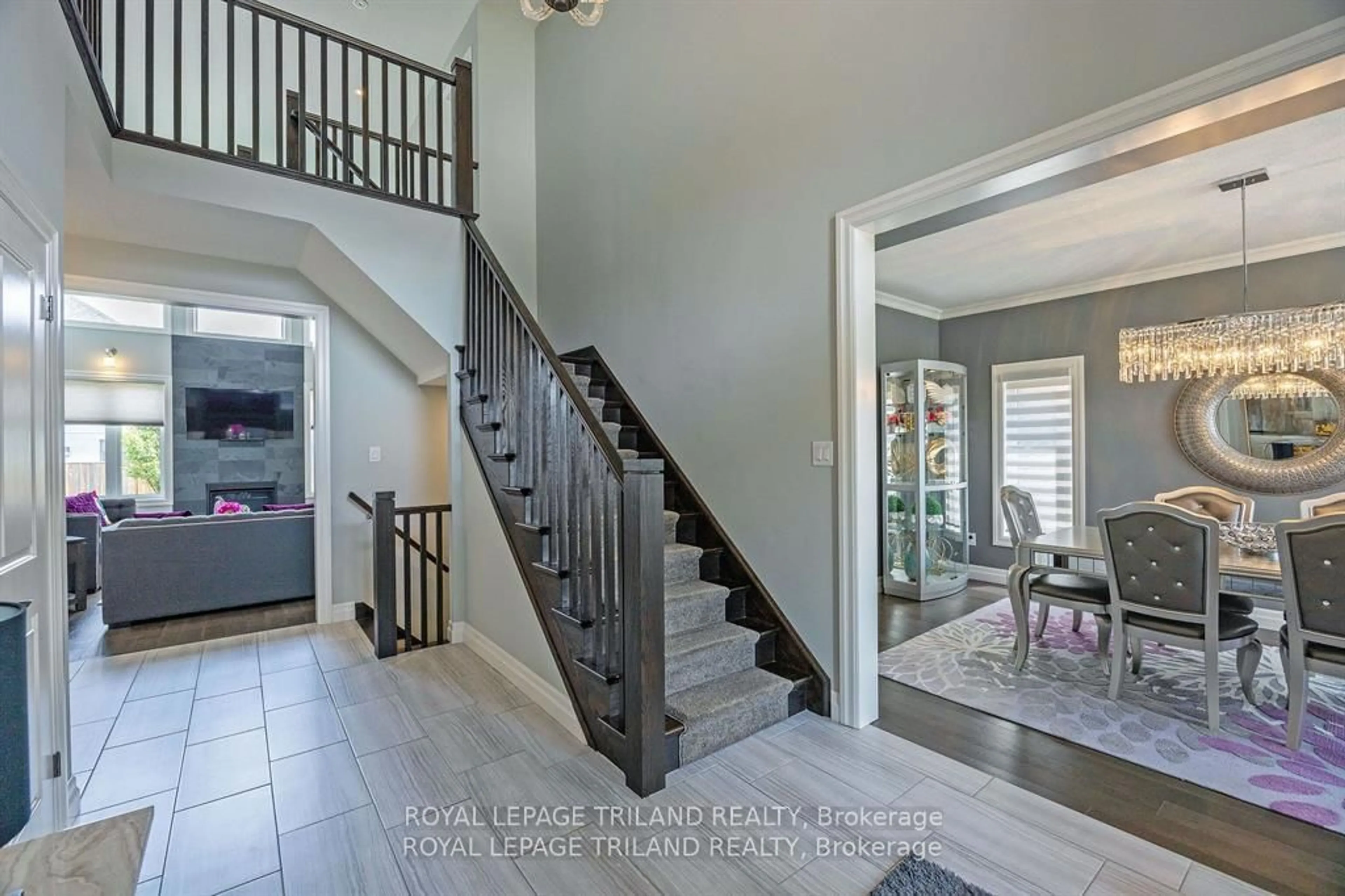 Indoor entryway for 2349 Dauncey Cres, London North Ontario N5X 0M2