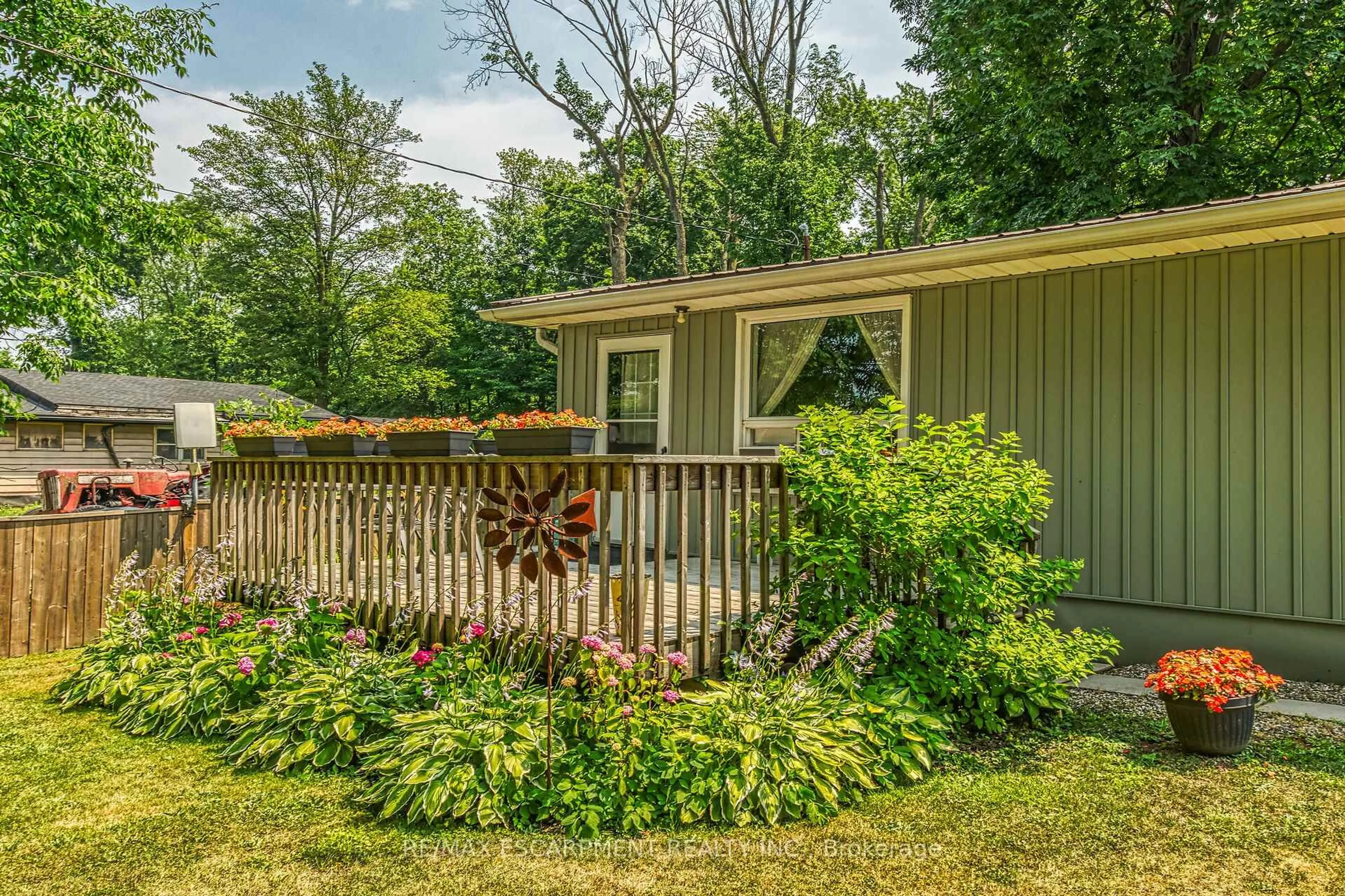 Patio, water/lake/river/ocean view for 4 Nanticoke Valley Rd, Haldimand Ontario N0A 1L0