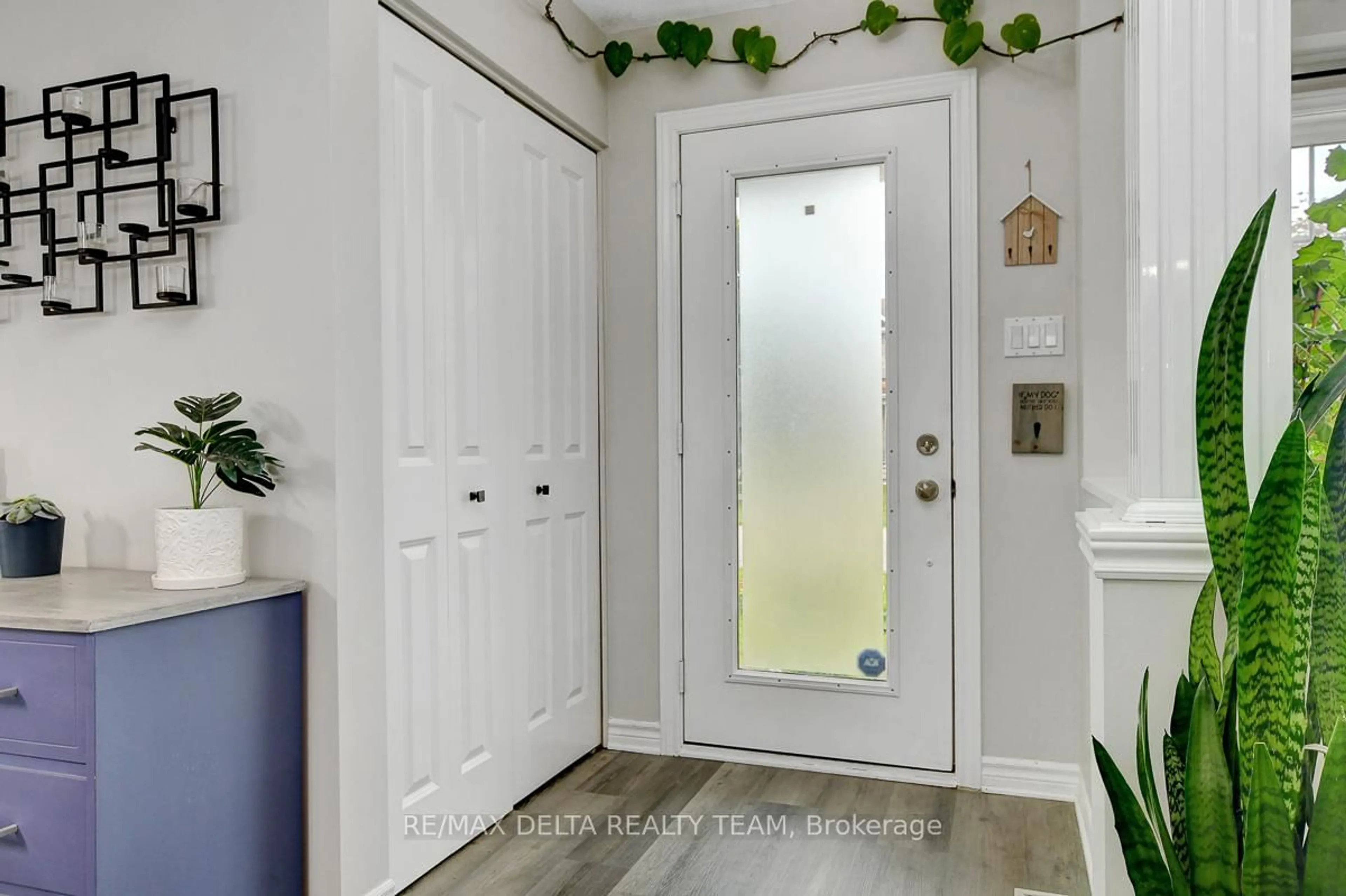 Indoor entryway for 38 Oasis St, The Nation Ontario K0A 2M0