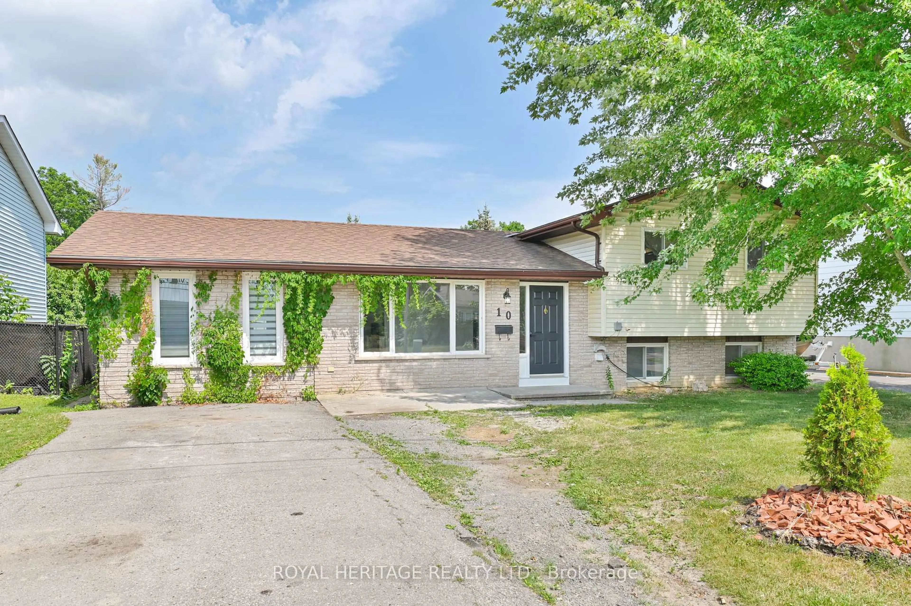 A pic from outside/outdoor area/front of a property/back of a property/a pic from drone, street for 10 Reid St, Greater Napanee Ontario K7R 3V2
