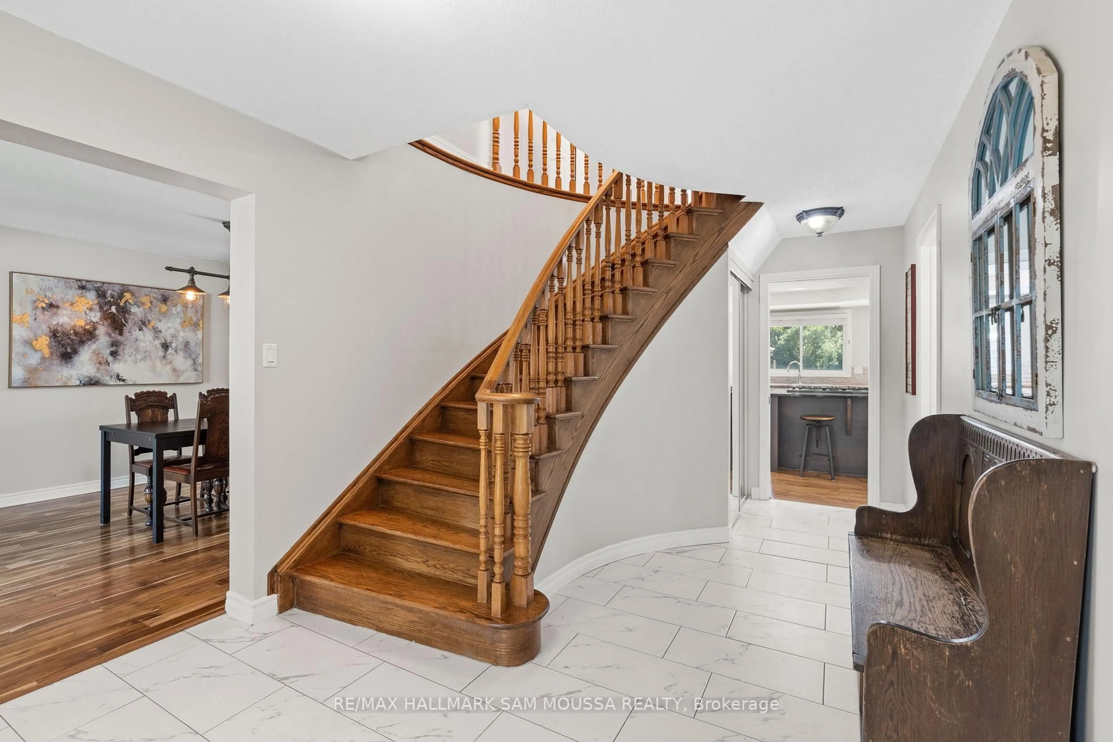 Stairs for 97 Thare Cres, Ottawa Ontario K2J 2J1