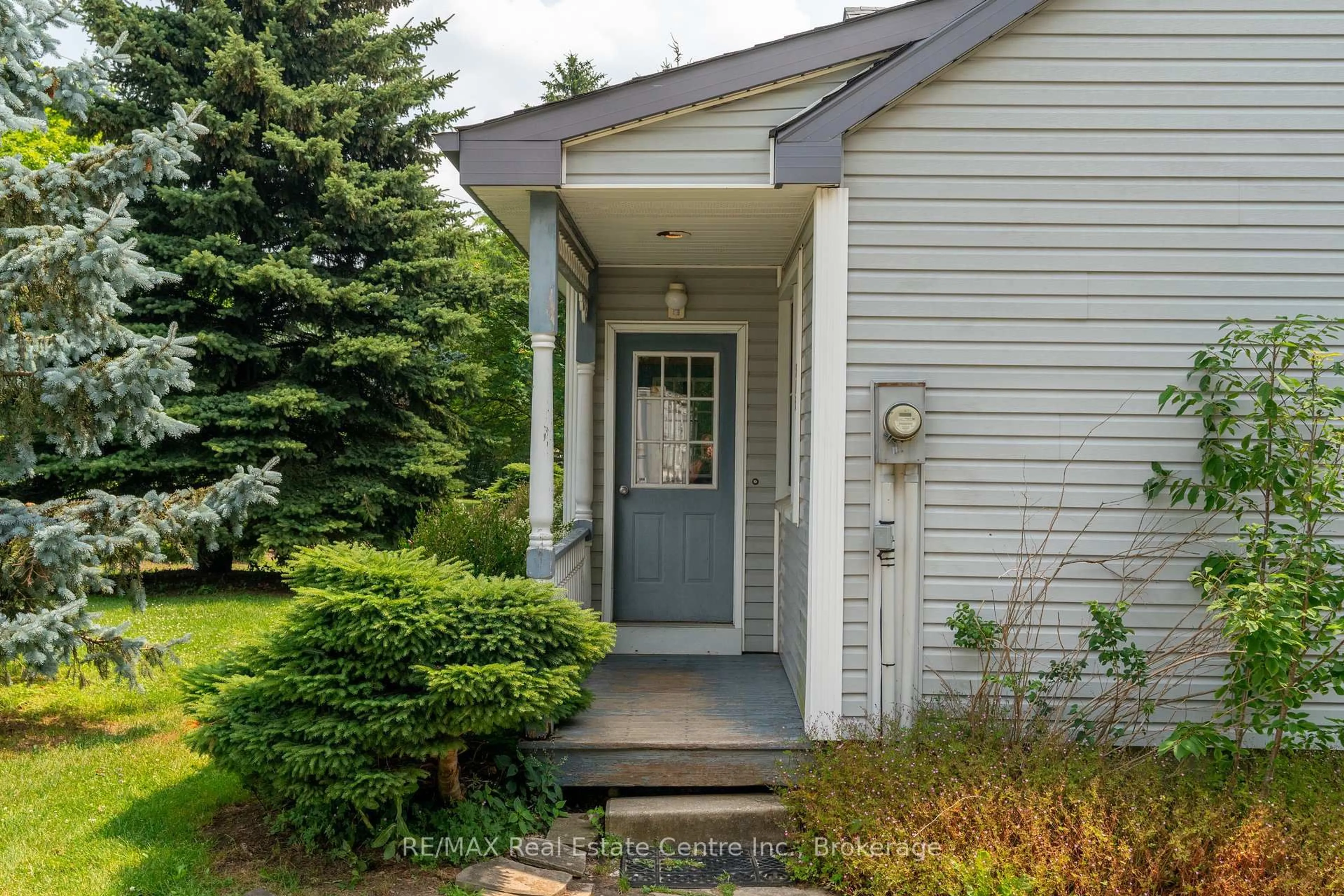 Unknown for 585 Snyders Rd, Wilmot Ontario N3A 3L1