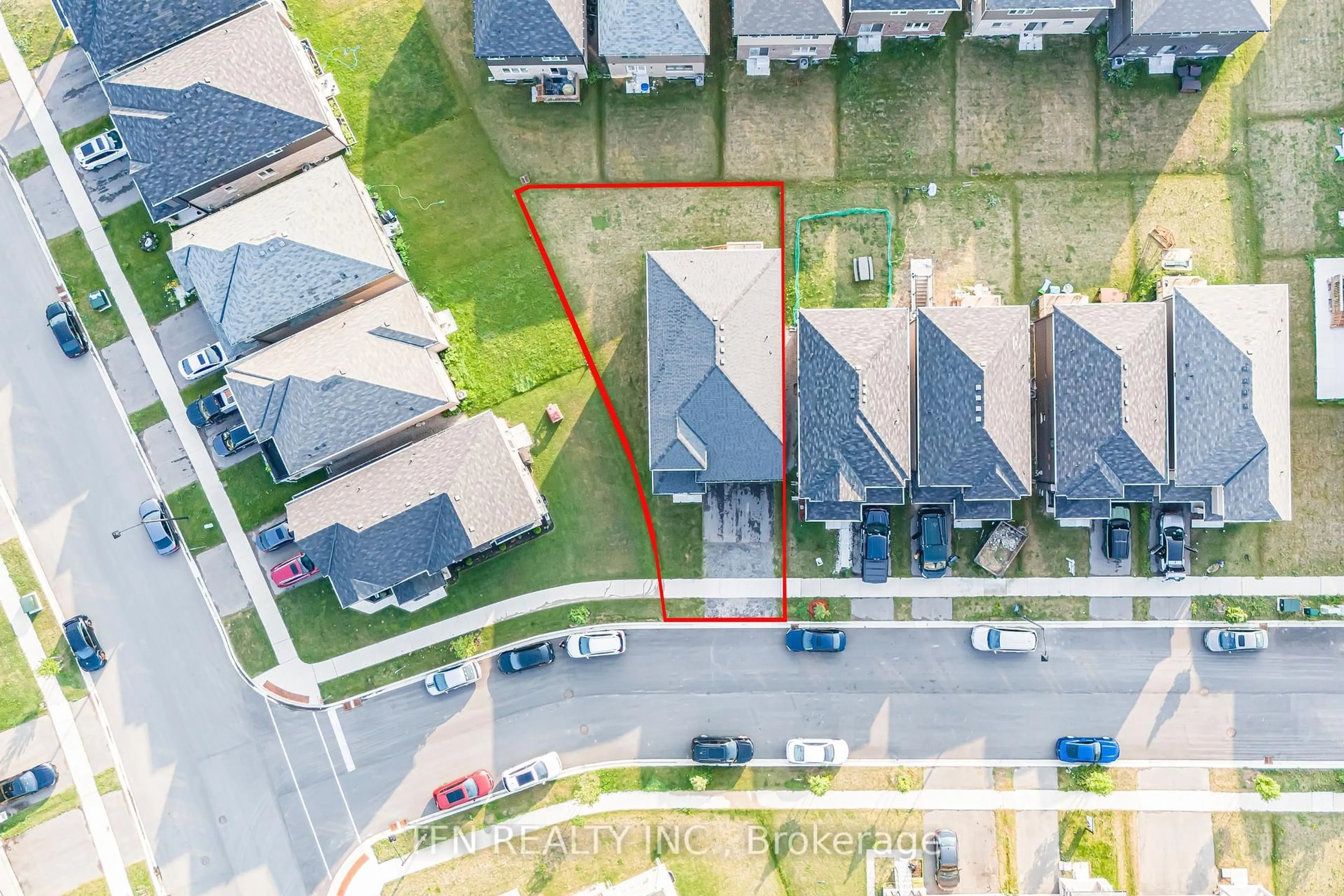 A pic from outside/outdoor area/front of a property/back of a property/a pic from drone, street for 9 Tarrison St, Brantford Ontario N3V 0B1
