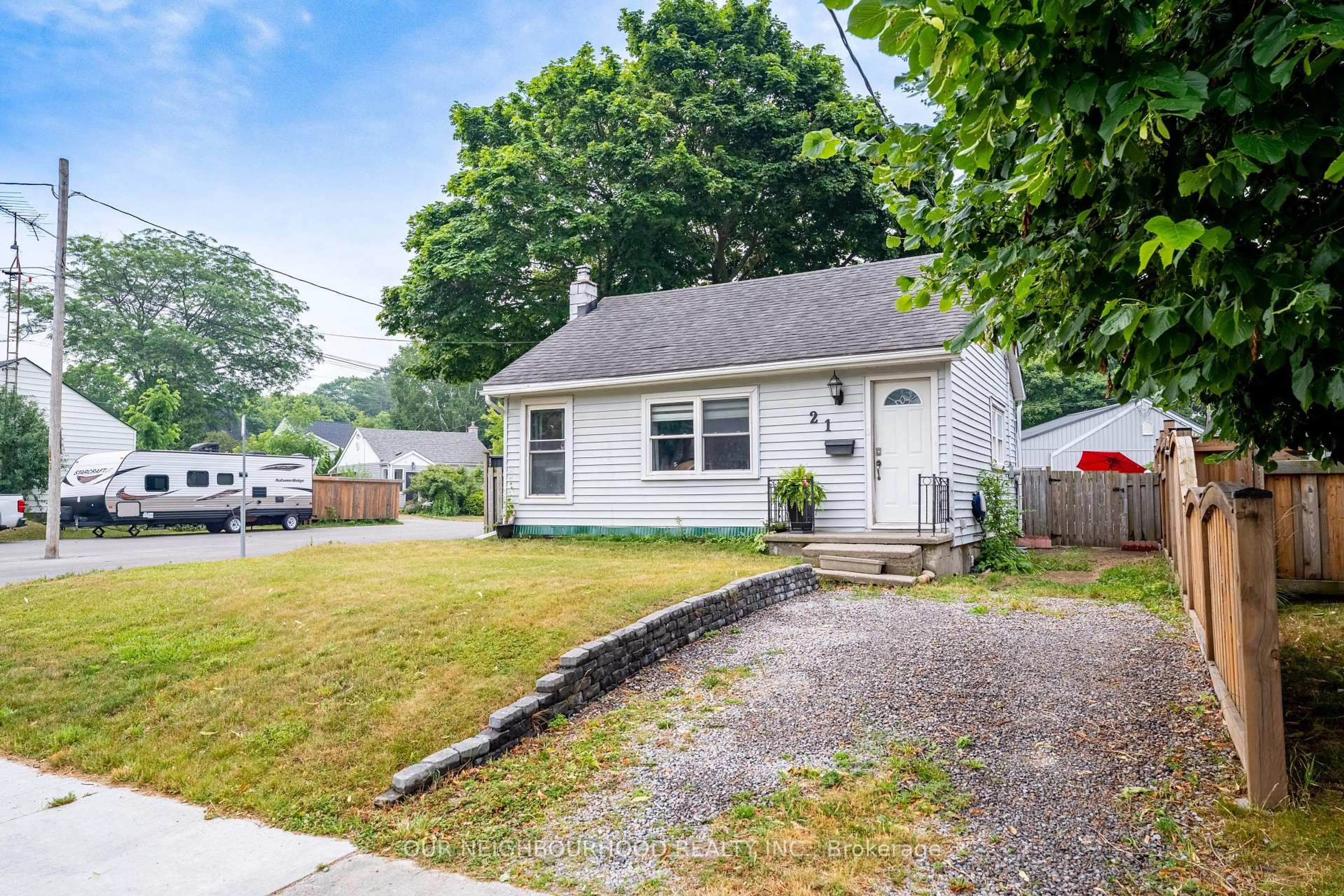 Home with vinyl exterior material, street for 21 Lavinia St, Port Hope Ontario L1A 2A5