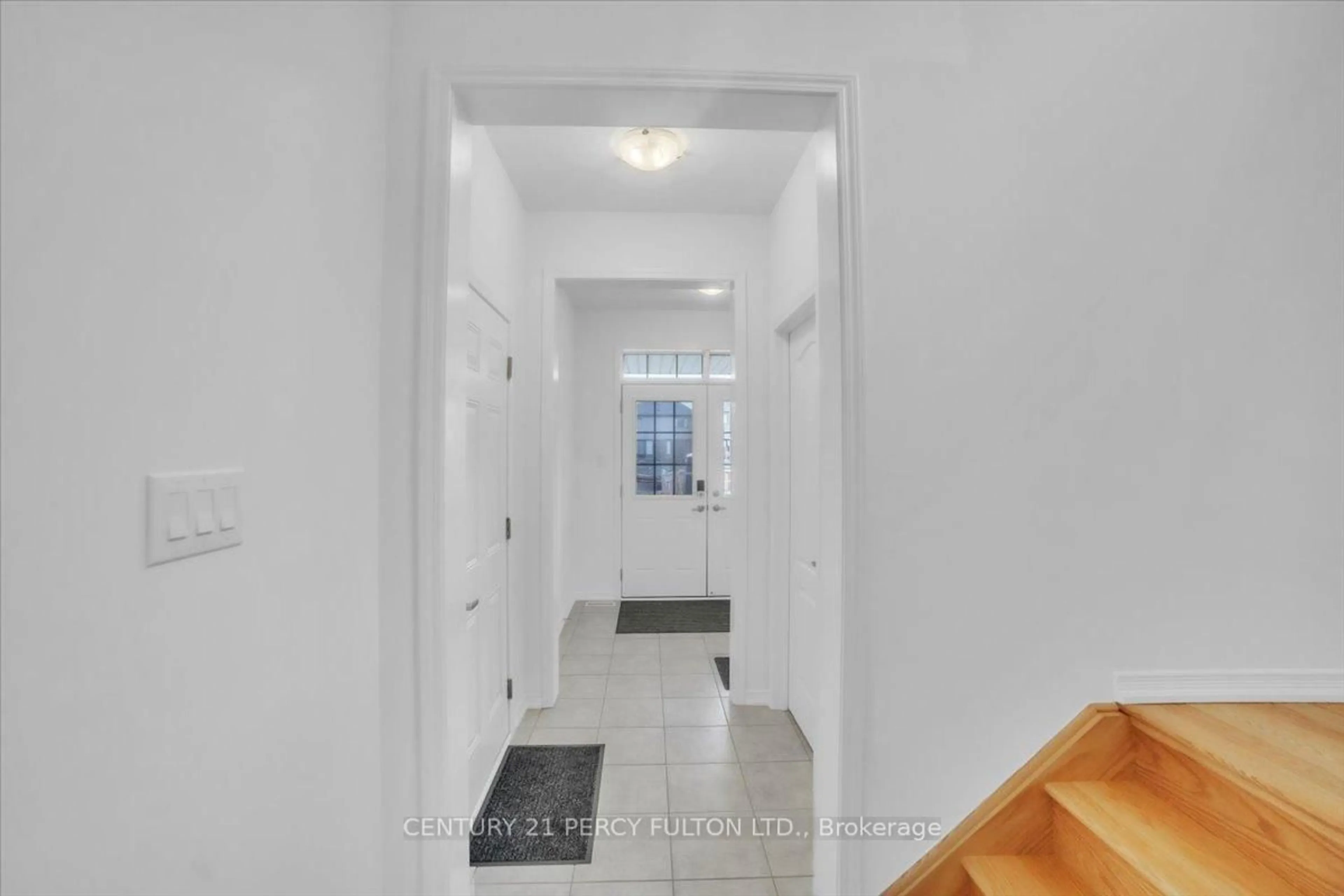 Indoor entryway for 80 Cooke Ave, Brant Ontario N3T 0S1