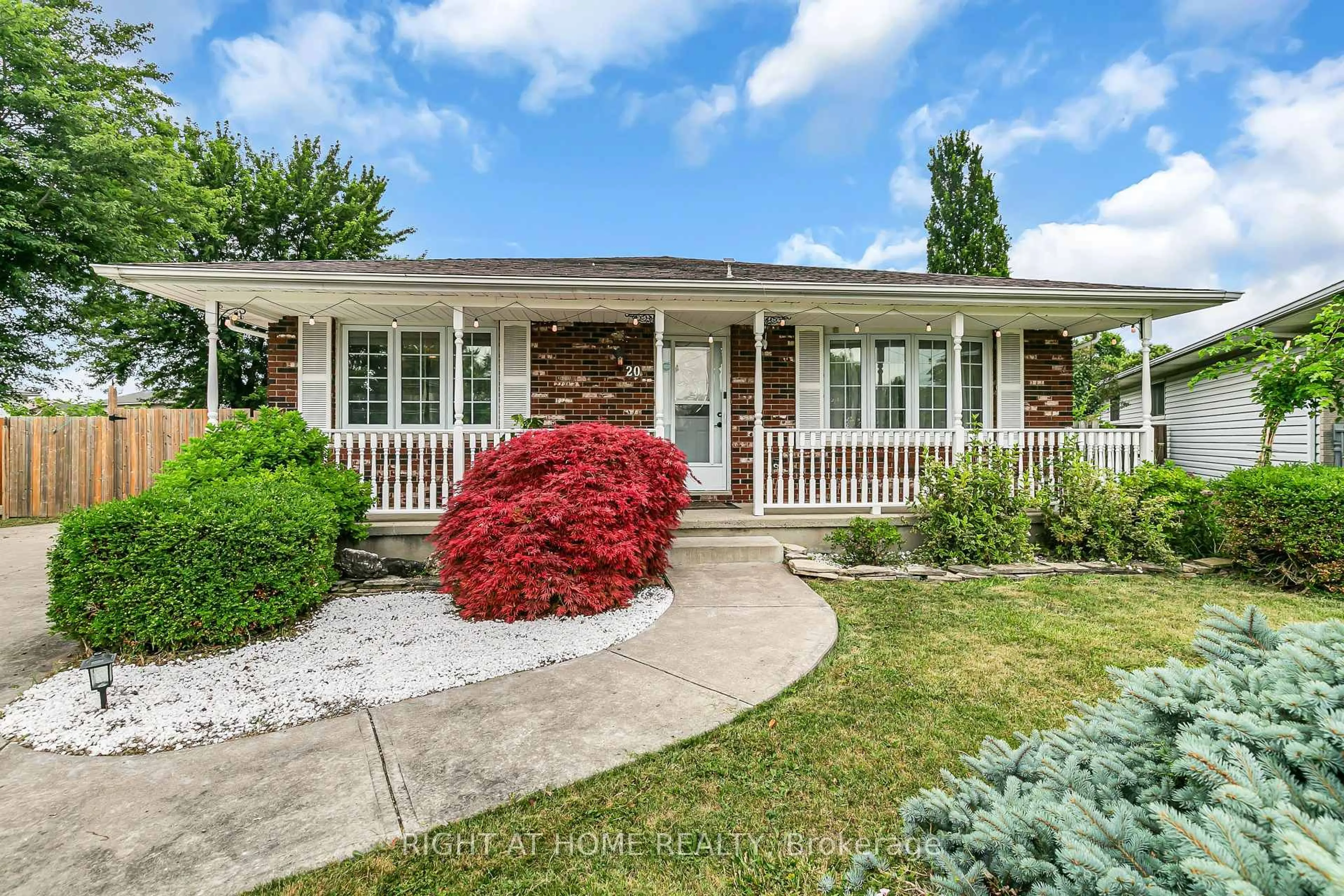 Home with vinyl exterior material, street for 20 Athlone Rd, Chatham-Kent Ontario N0P 2L0