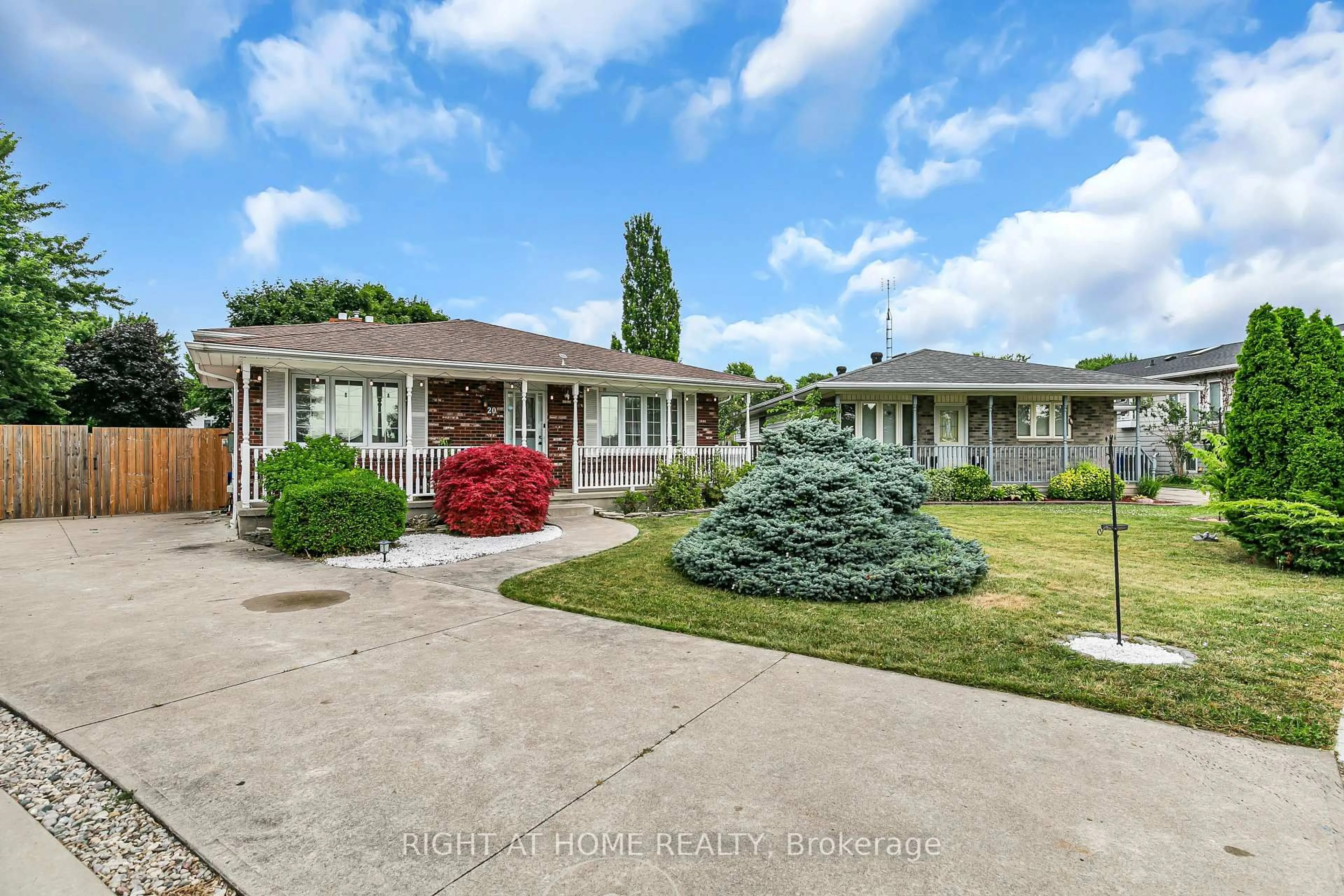 A pic from outside/outdoor area/front of a property/back of a property/a pic from drone, street for 20 Athlone Rd, Chatham-Kent Ontario N0P 2L0