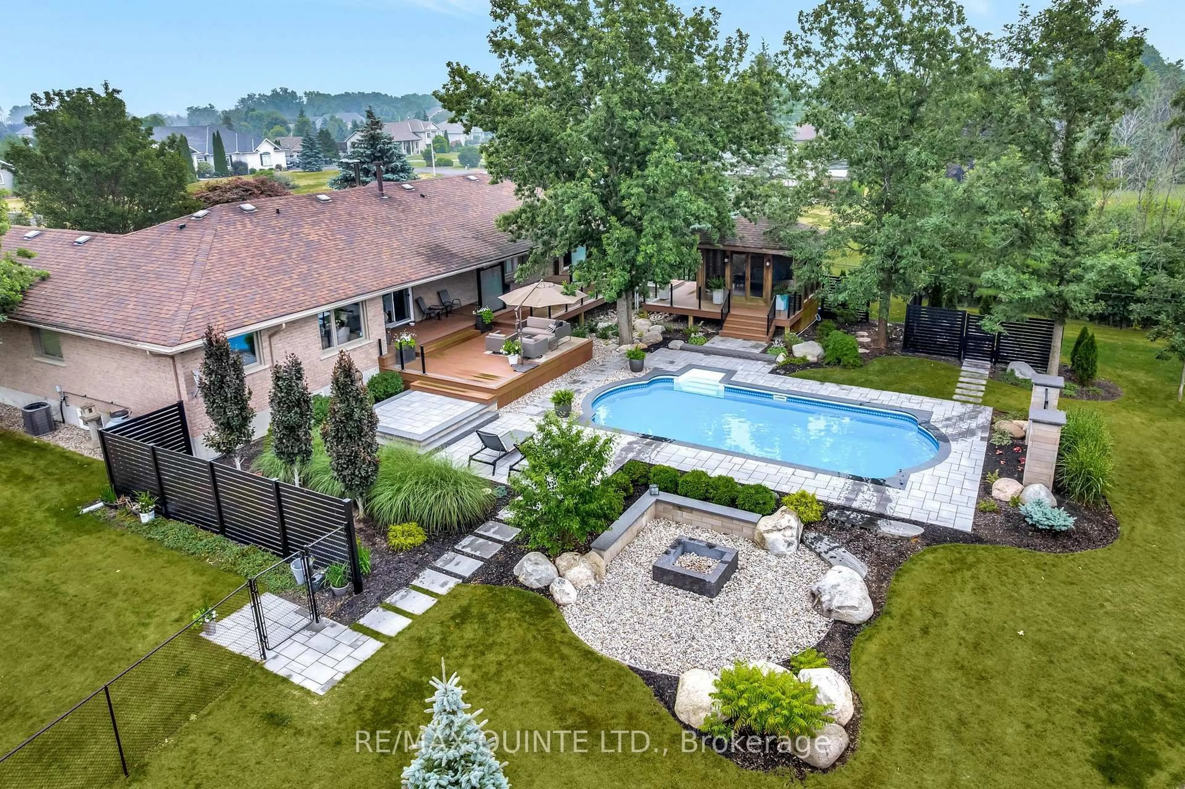 Unknown for 100 Bay Breeze St, Prince Edward County Ontario K8N 0L4