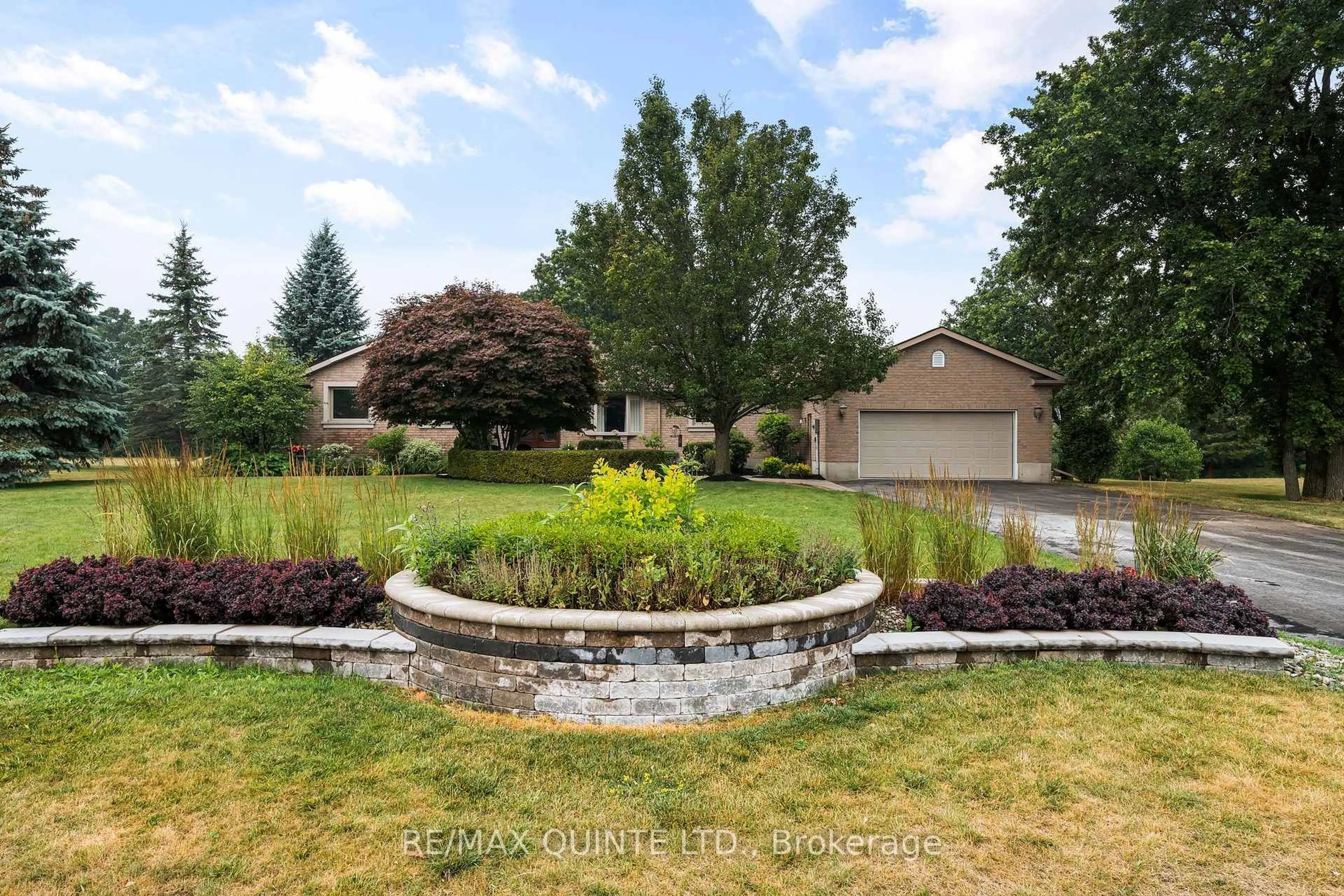 A pic from outside/outdoor area/front of a property/back of a property/a pic from drone, unknown for 100 Bay Breeze St, Prince Edward County Ontario K8N 0L4