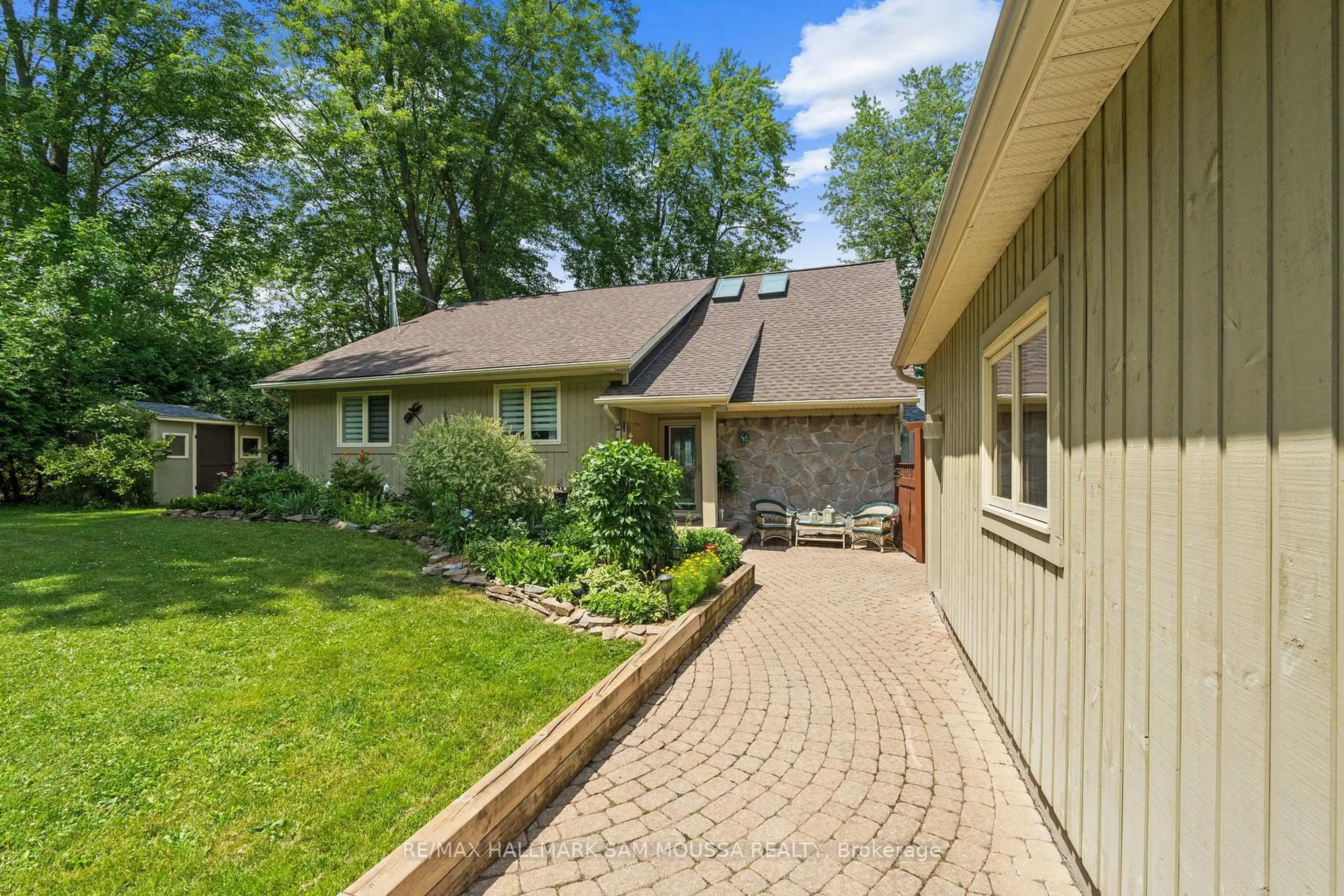 Home with brick exterior material, street for 4350 Armitage Ave, Ottawa Ontario K0A 1T0