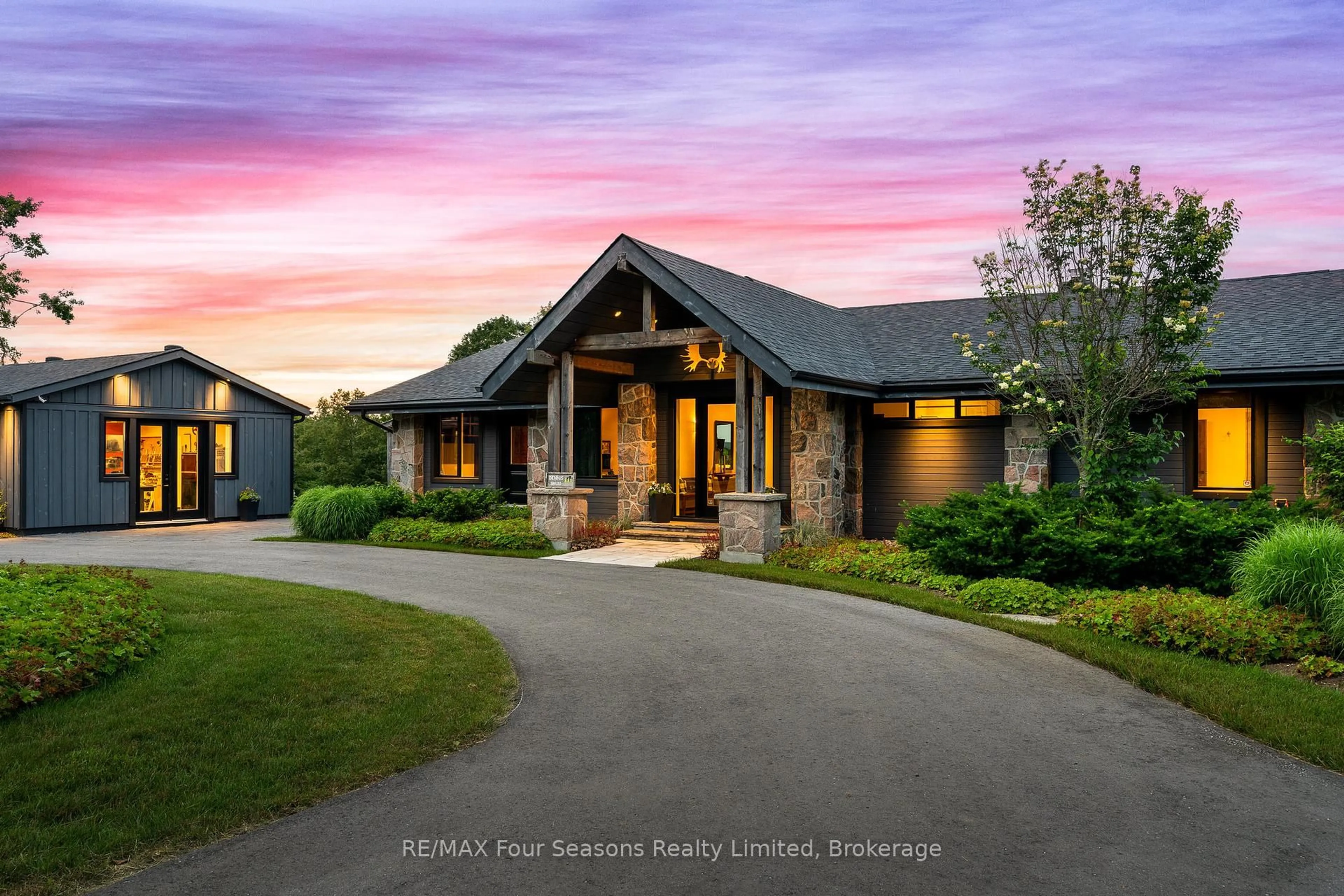 Home with brick exterior material, unknown for 589370 Grey Road 19, Blue Mountains Ontario L9Y 0R6