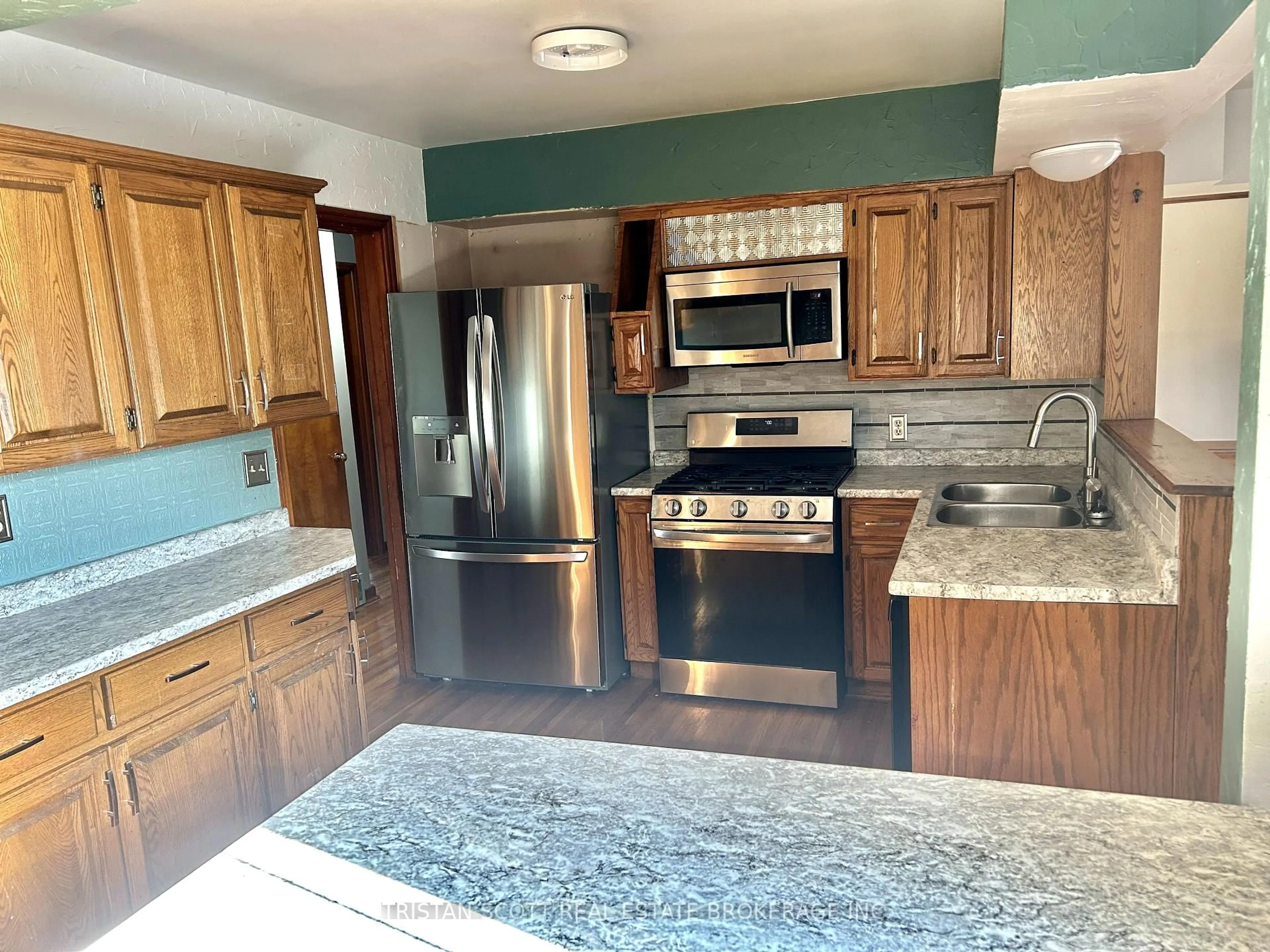 Open concept kitchen, unknown for 3620 Dandurand Ave, Windsor Ontario N9E 2G3