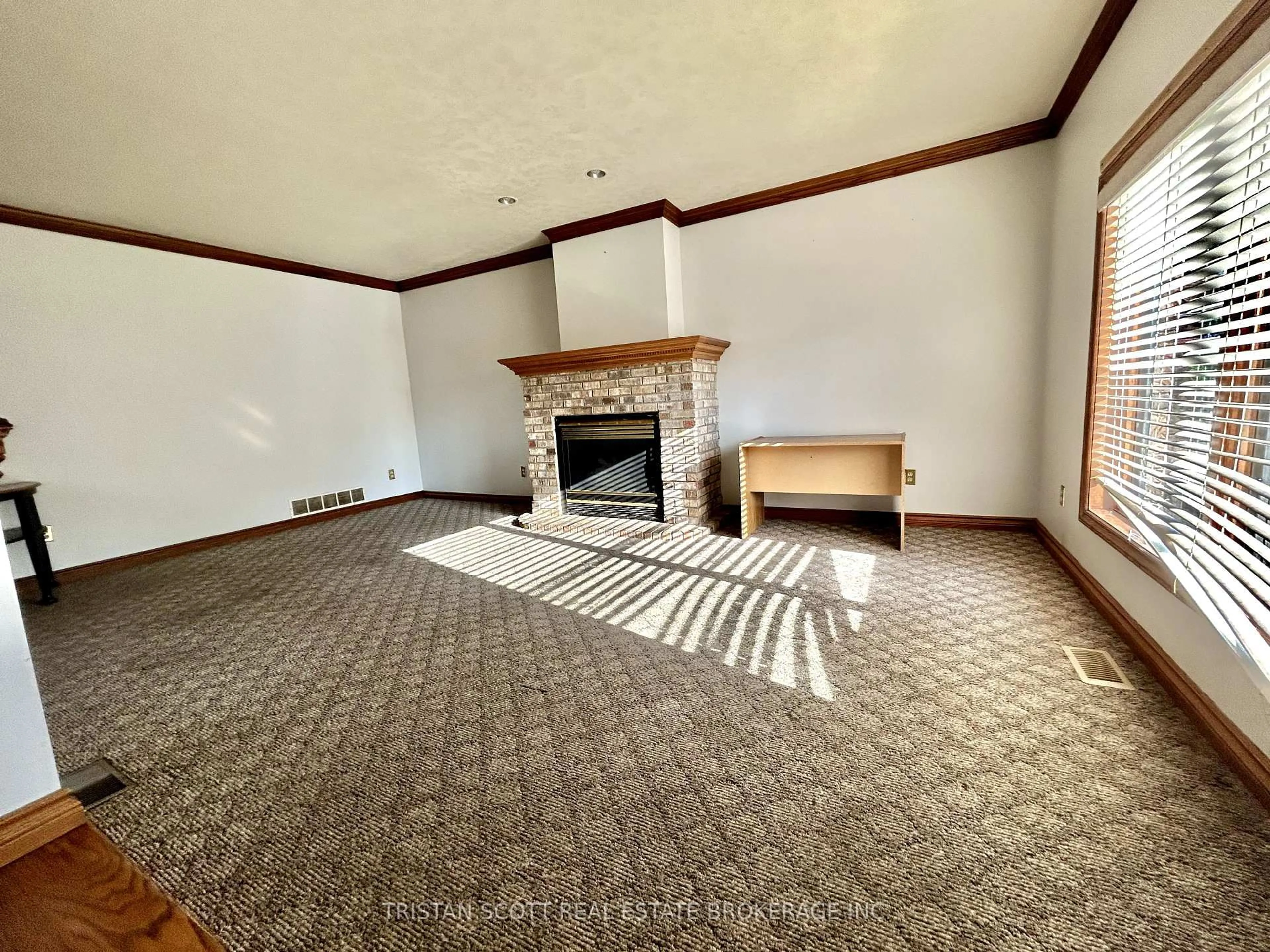 A pic of a room for 3620 Dandurand Ave, Windsor Ontario N9E 2G3