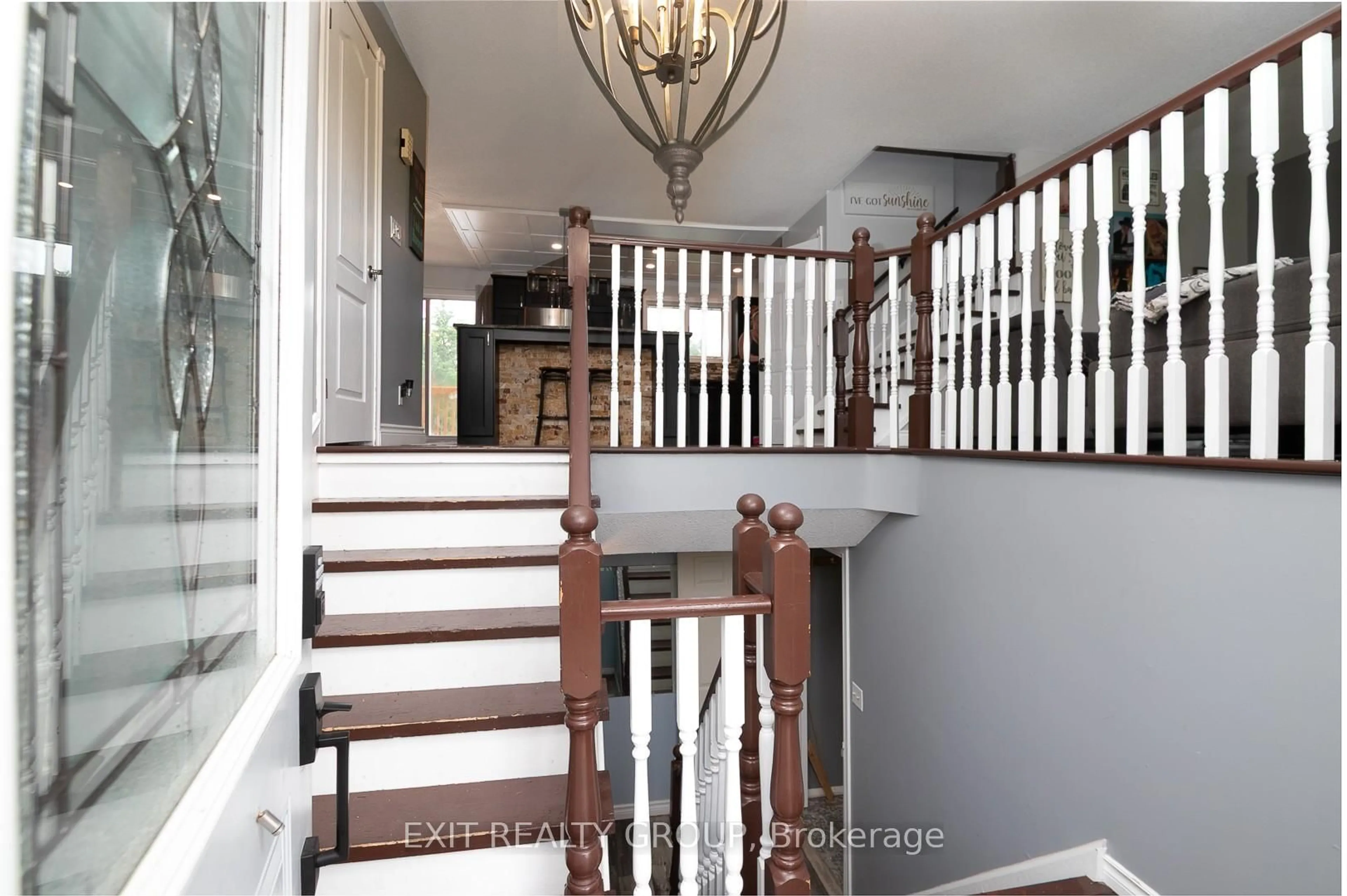 Indoor entryway for 1316 County Rd 64, Quinte West Ontario K0K 1L0