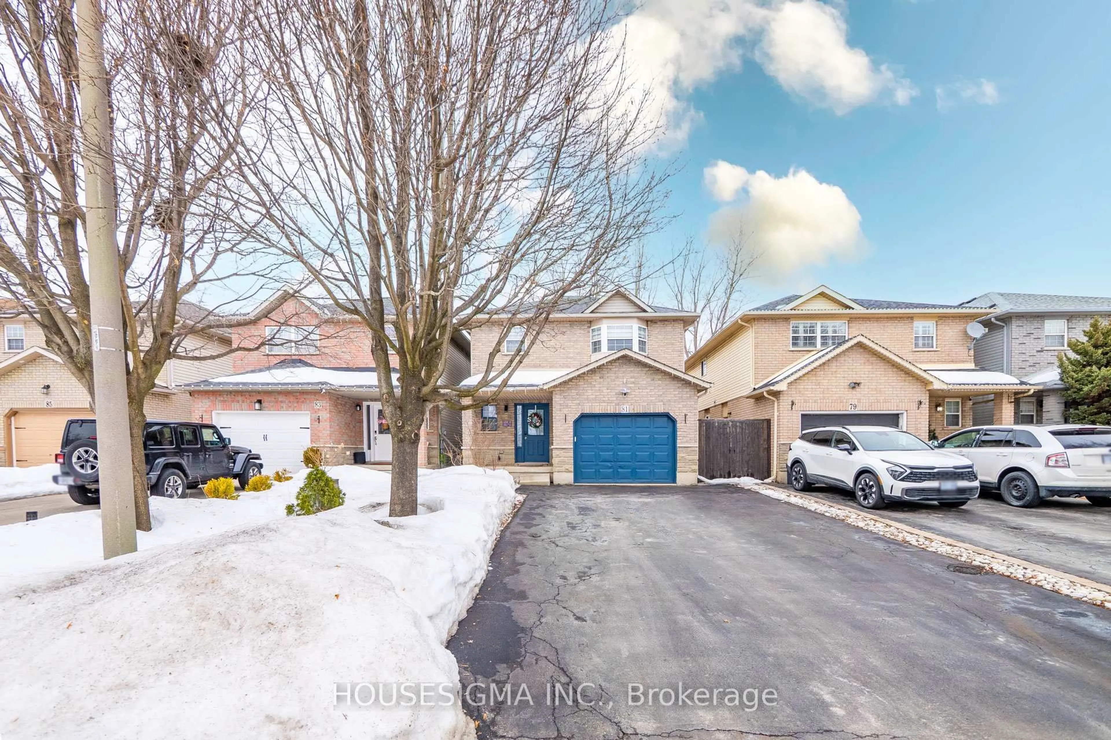 A pic from outside/outdoor area/front of a property/back of a property/a pic from drone, street for 81 Kendrick Crt, Hamilton Ontario L9G 5A5