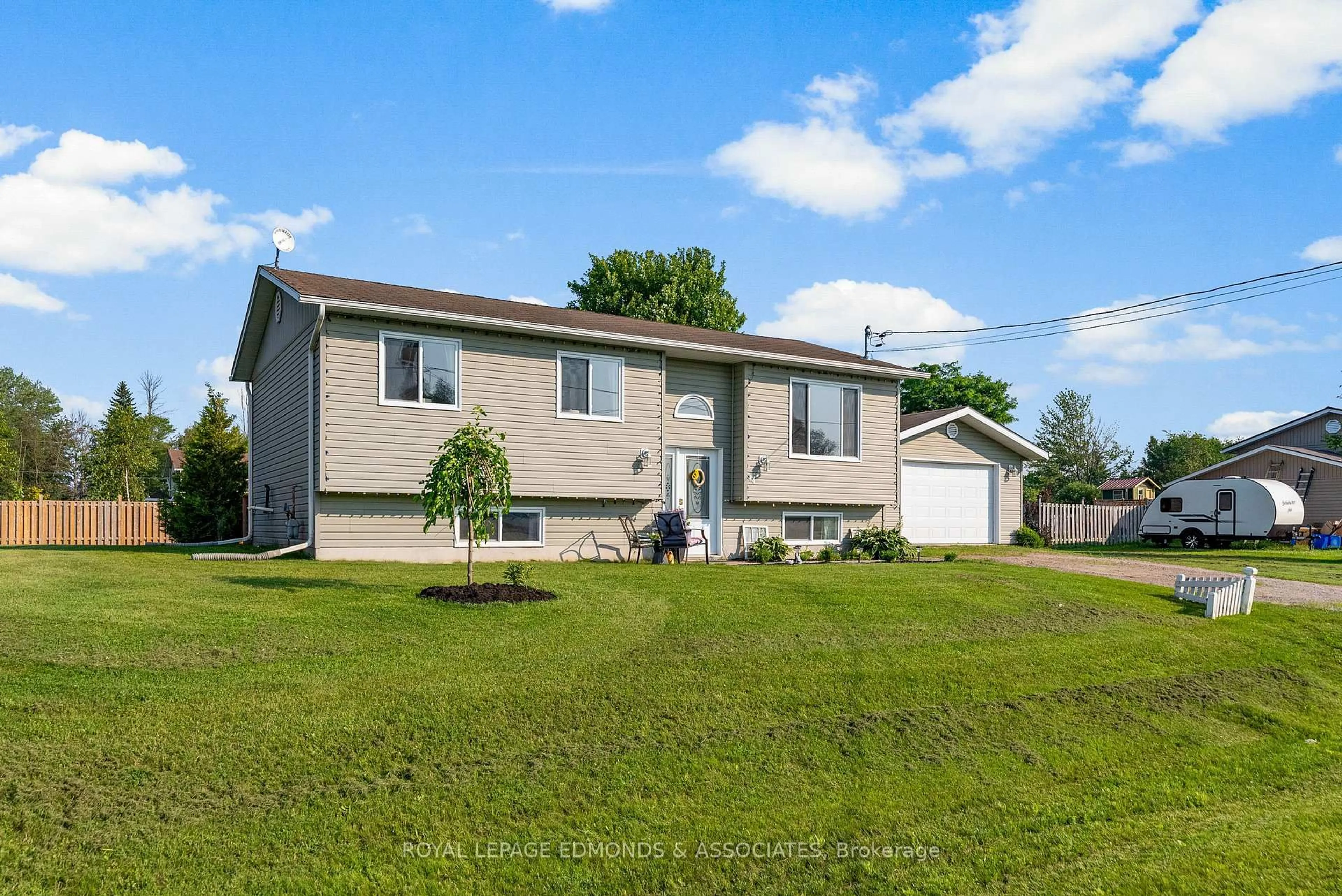 Home with vinyl exterior material, street for 44 Cameron St, Beachburg Ontario K0J 1C0