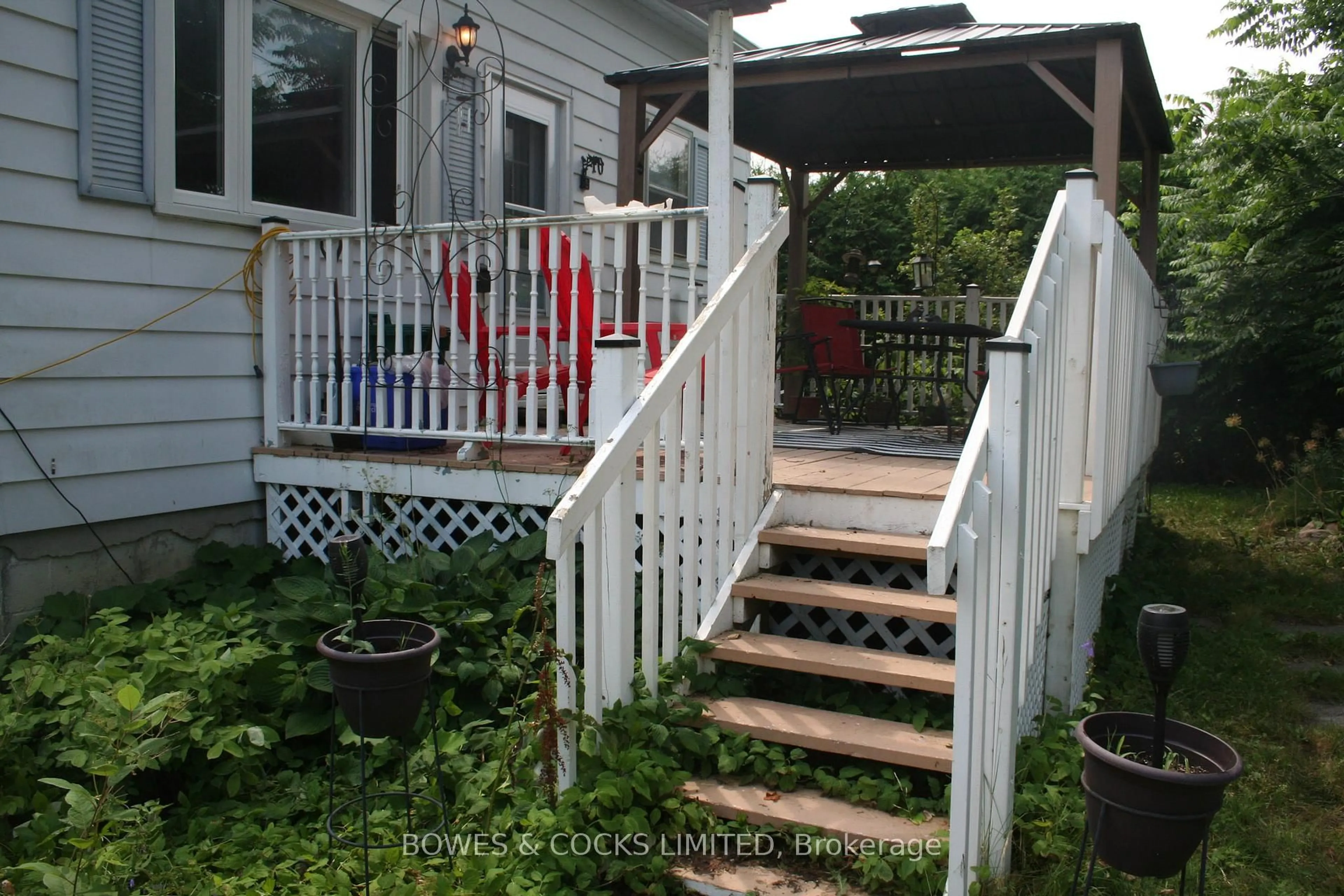 Patio, street for 10 Huston St, Cavan Monaghan Ontario L0A 1G0