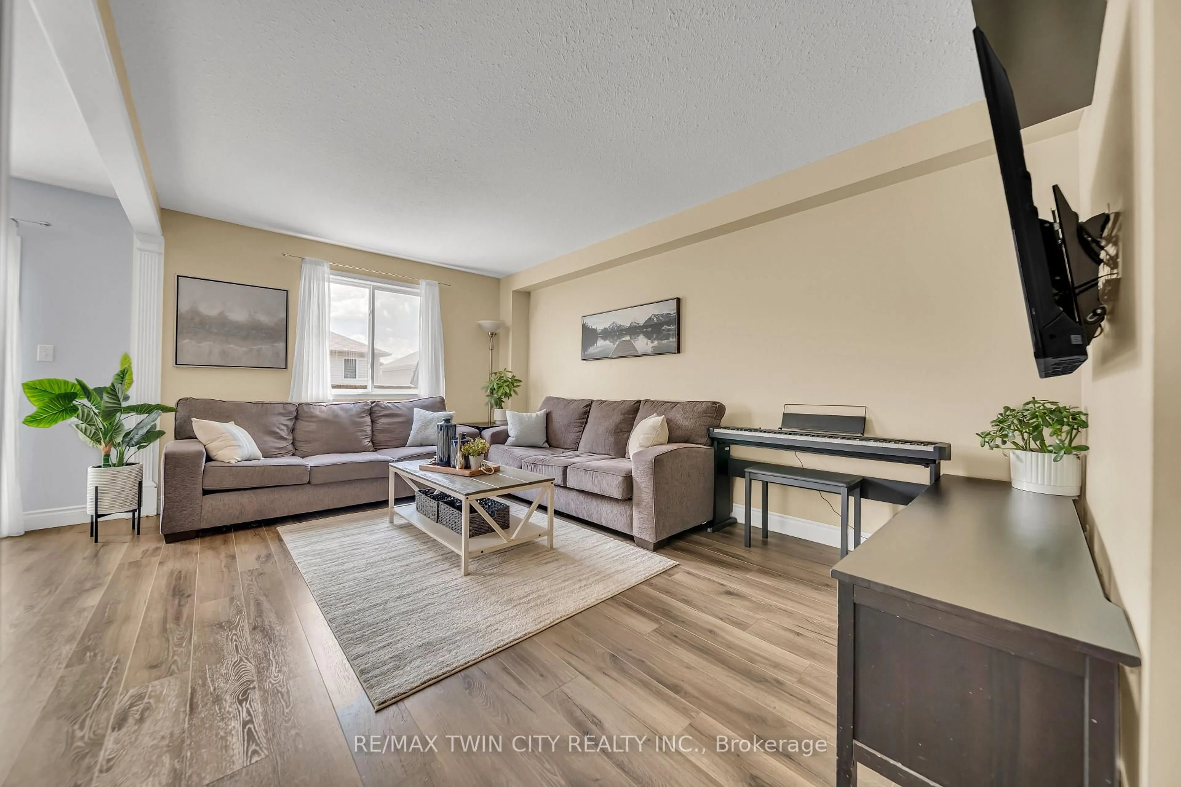 Living room with furniture, unknown for 156 Prosperity Dr, Kitchener Ontario N2E 4E8