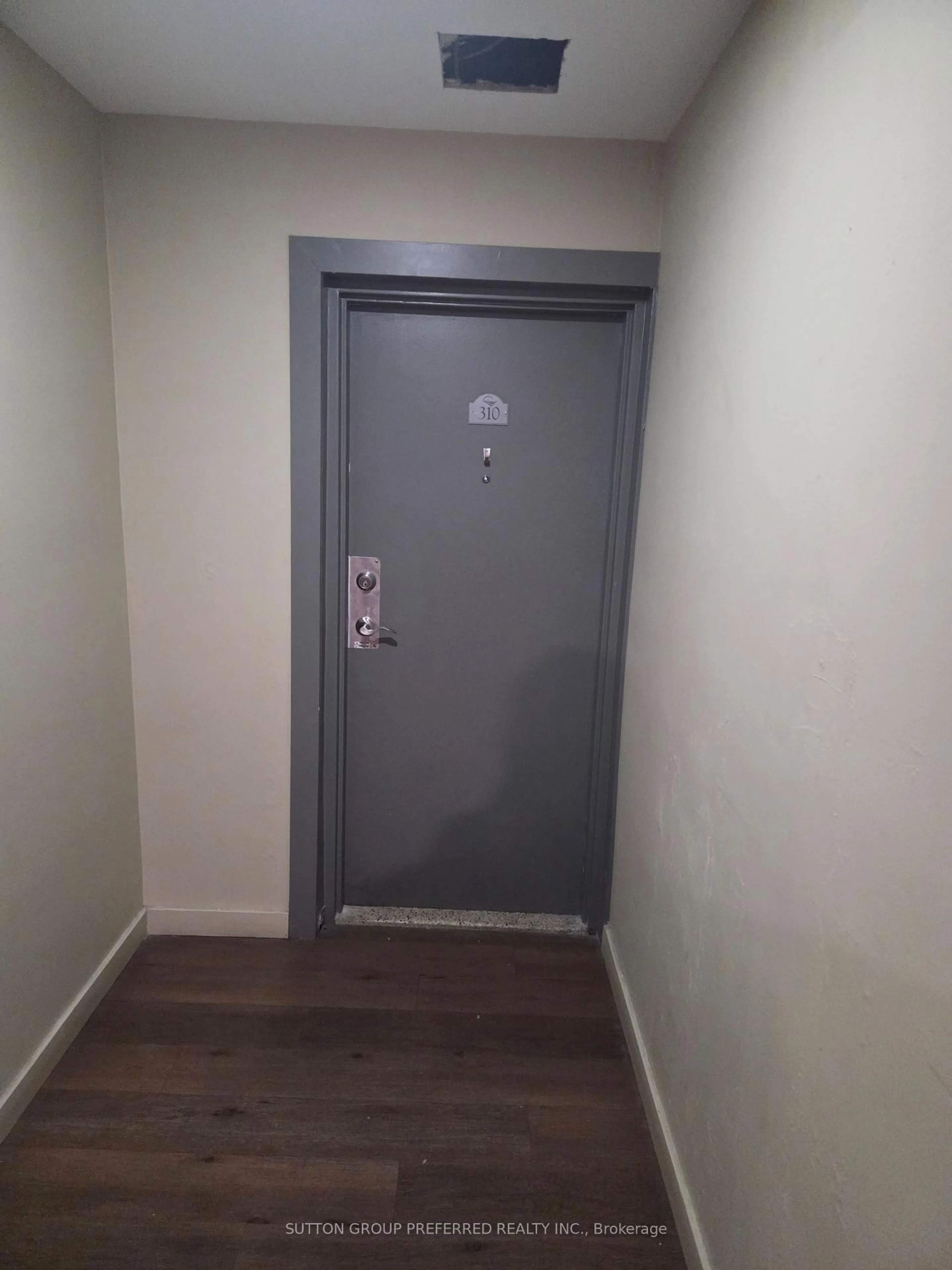 Unknown for 563 Mornington Ave #310, London East Ontario N5Y 4T8