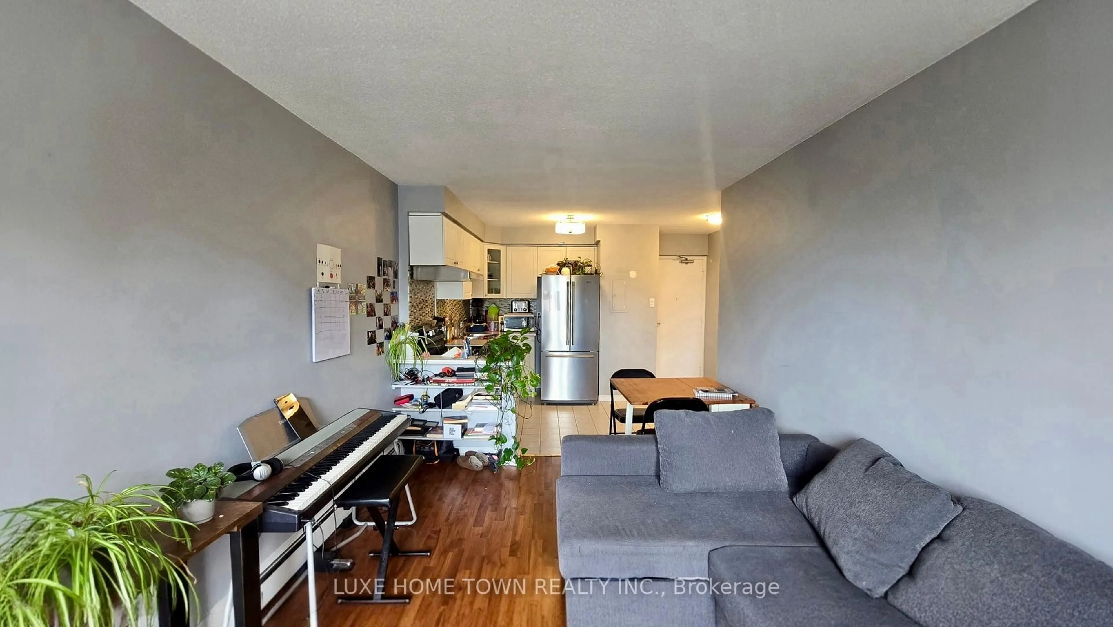 A pic of a room for 30 Summit Ave #503, Hamilton Ontario L8V 2R8