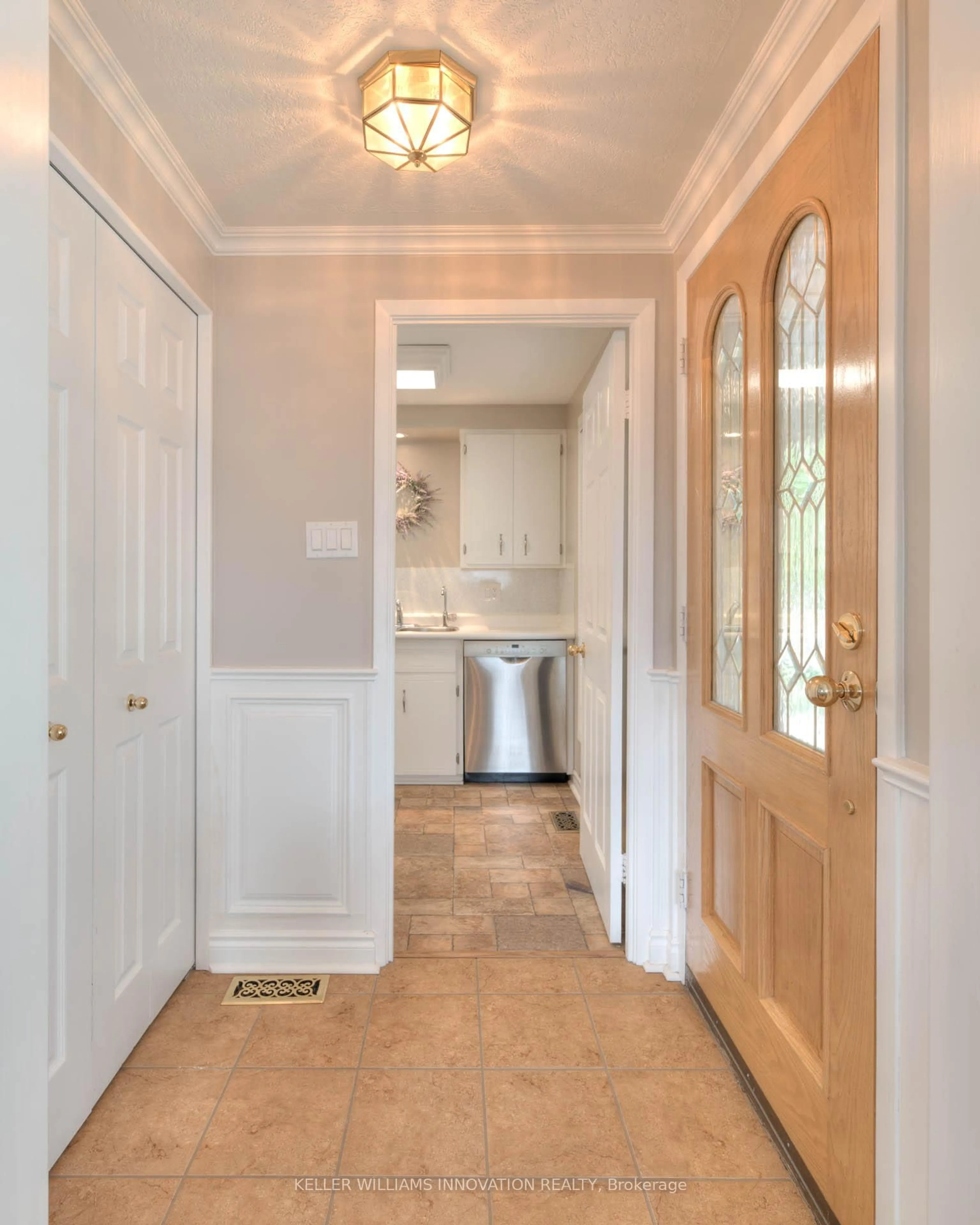 Indoor entryway for 108 Morrison Rd, Kitchener Ontario N2A 2T5