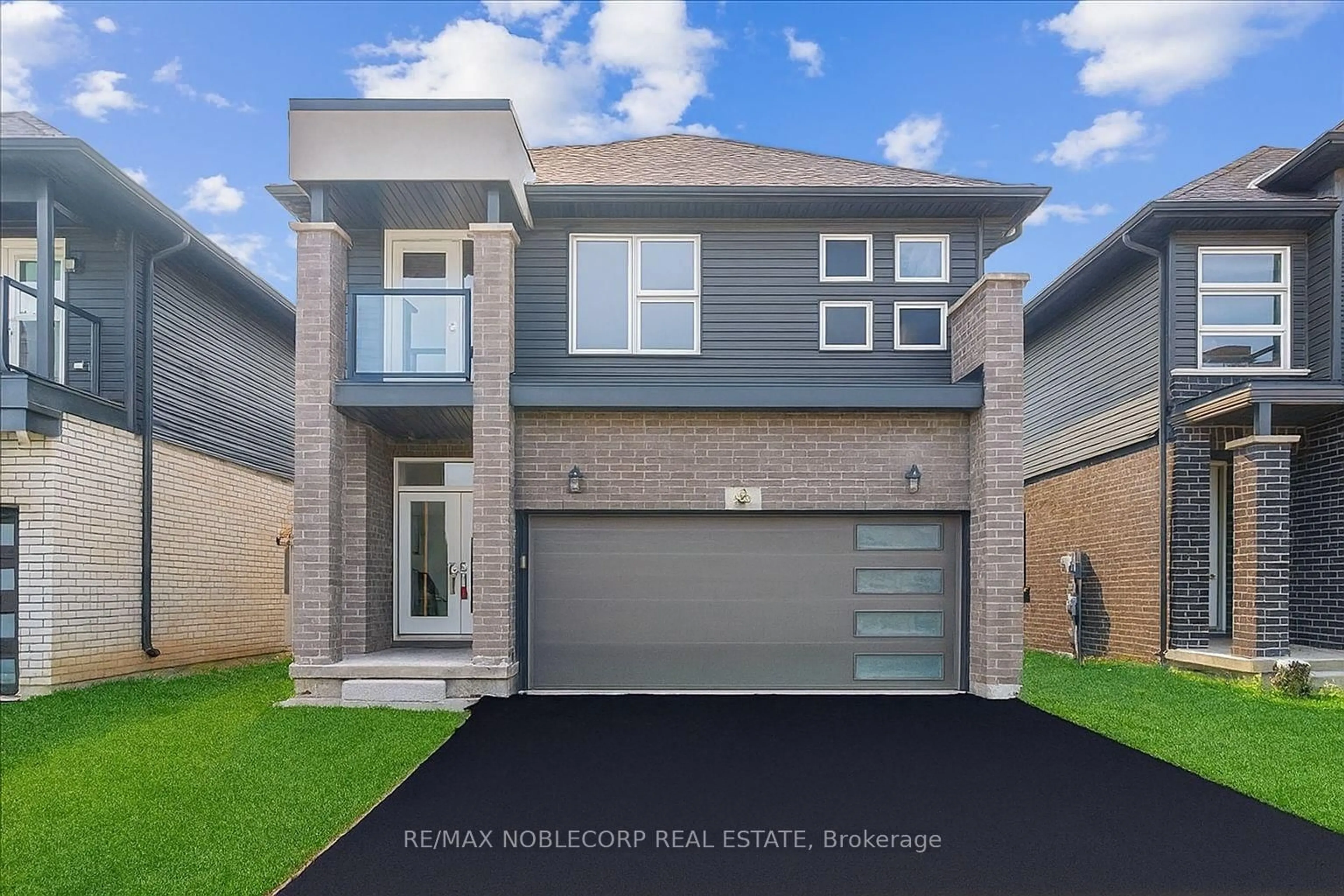 Home with brick exterior material, street for 32 Bradley Ave, Welland Ontario L3B 5W2
