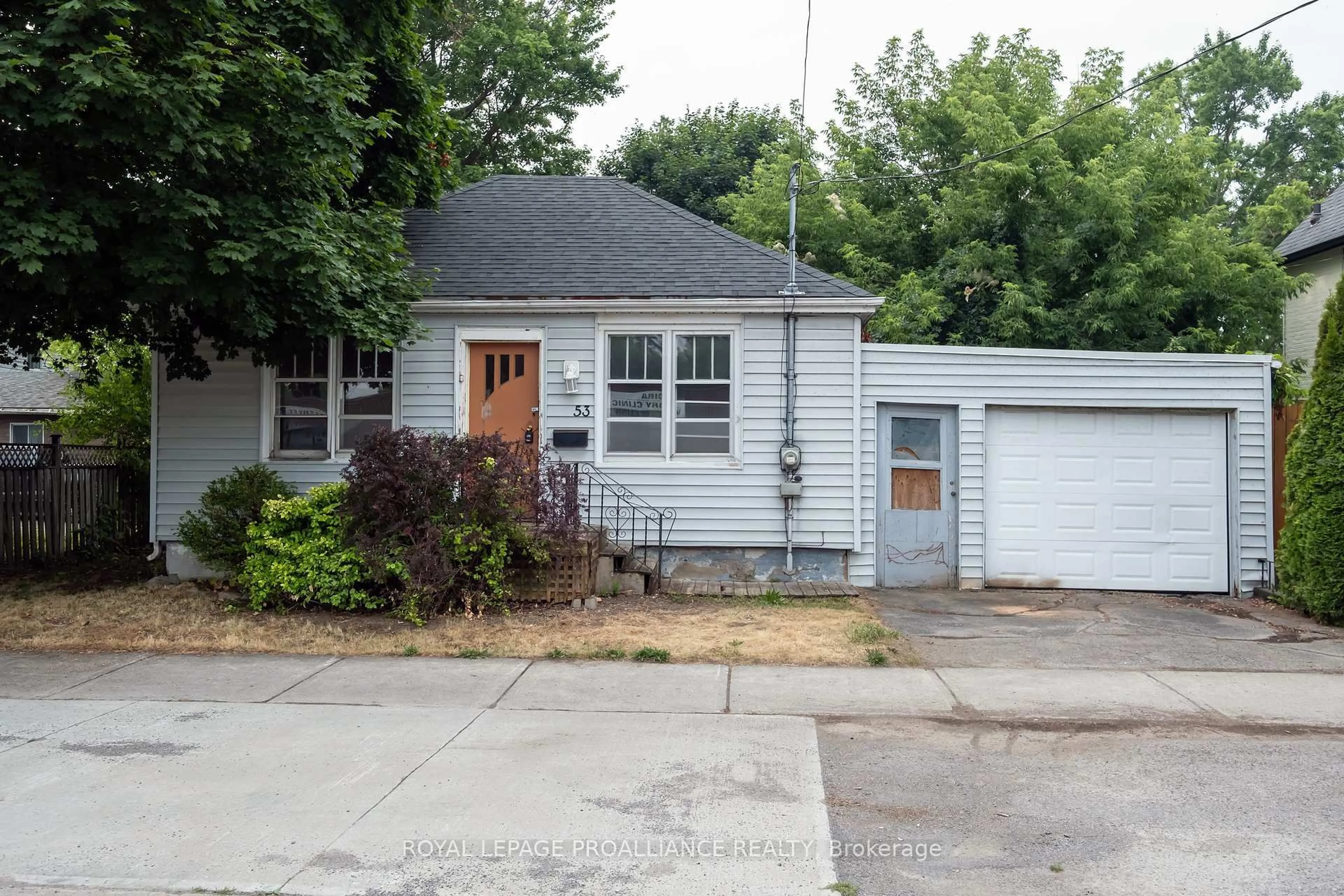 Unknown for 53 Moira St, Belleville Ontario K8P 1S4