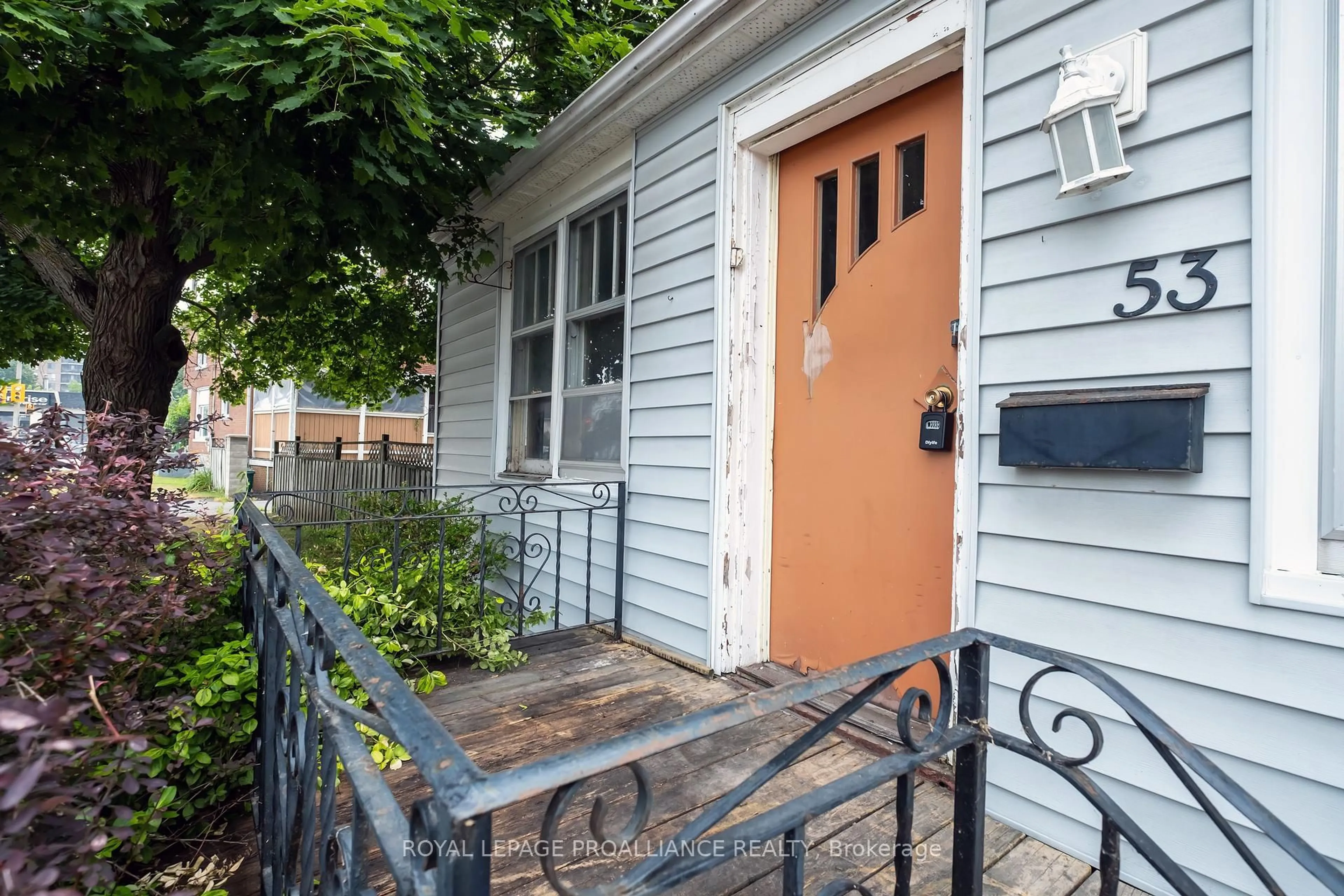 Unknown for 53 Moira St, Belleville Ontario K8P 1S4