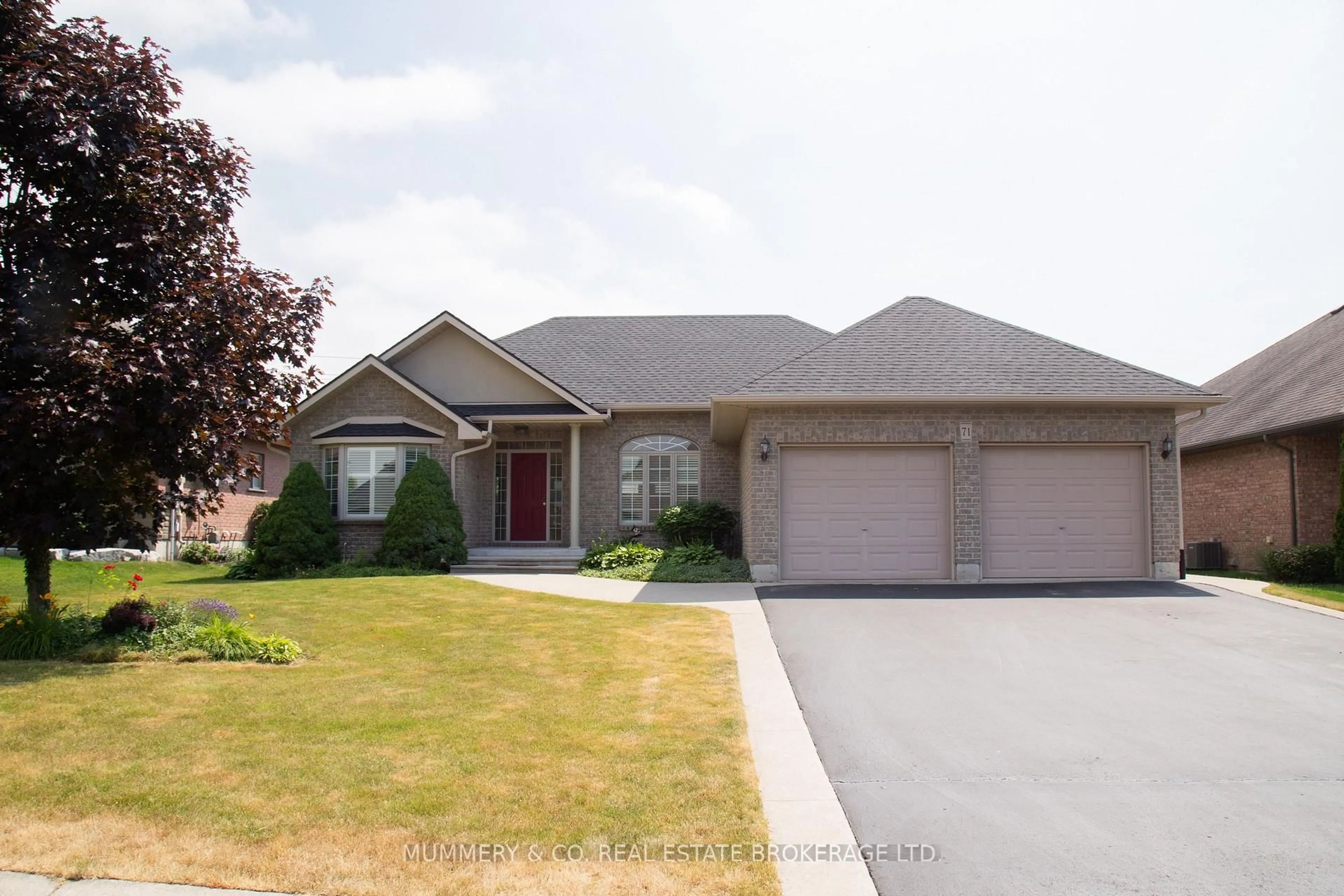 Home with vinyl exterior material, street for 71 Golden Meadow Dr, Norfolk Ontario N0A 1N3