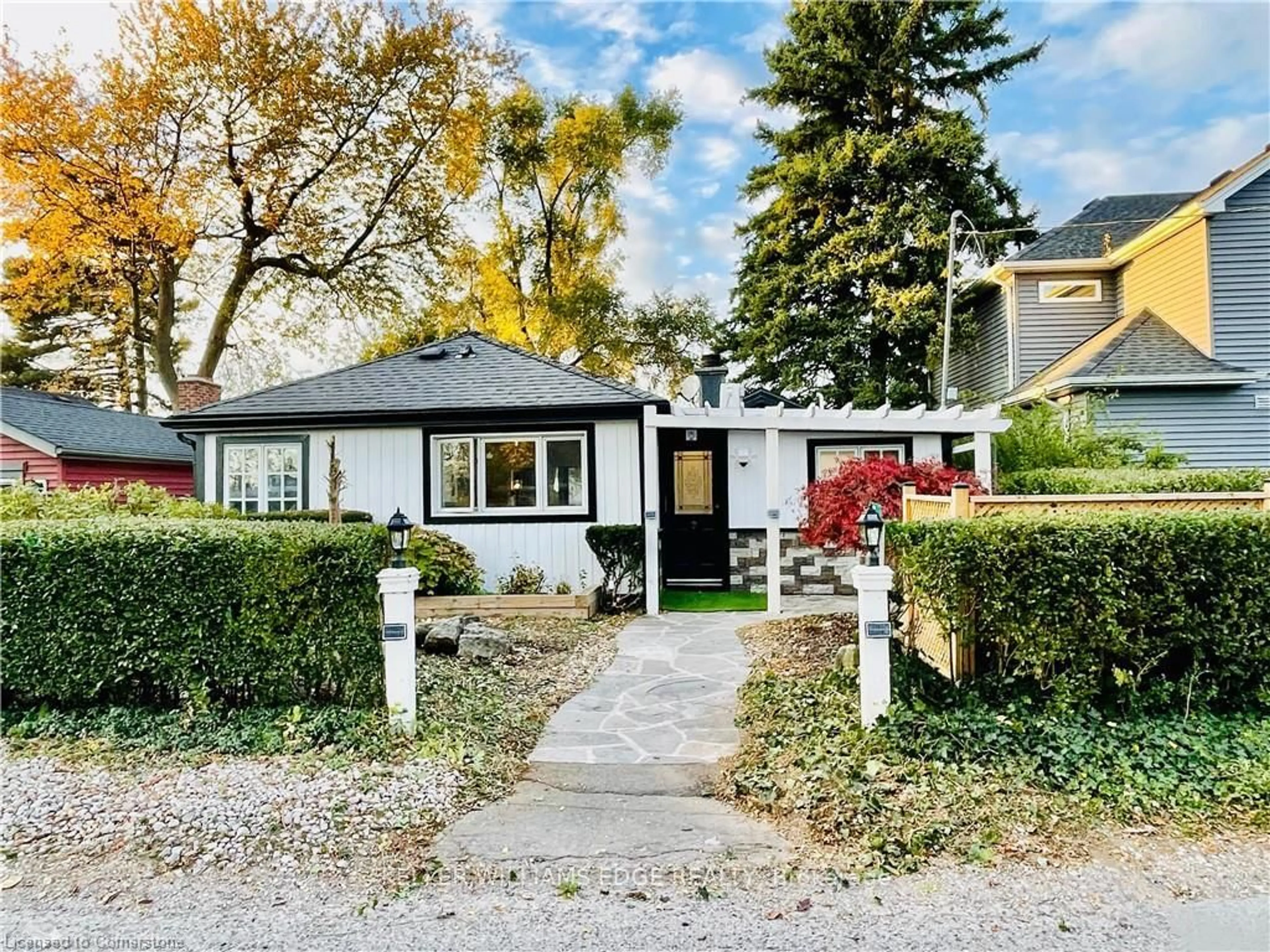Home with vinyl exterior material, street for 44 Firelane 11a Rd, Niagara-on-the-Lake Ontario L0S 1J0