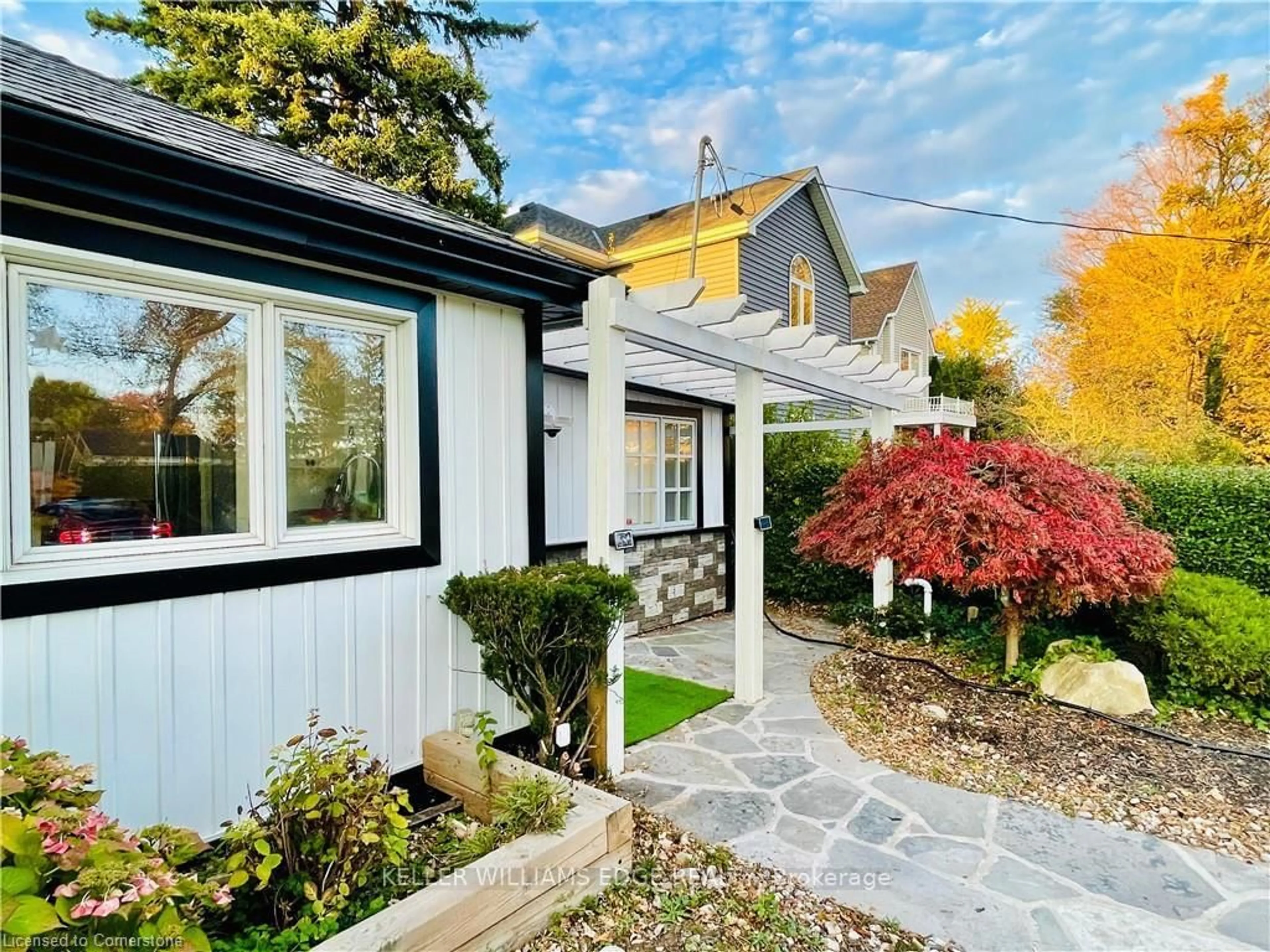Home with vinyl exterior material, street for 44 Firelane 11a Rd, Niagara-on-the-Lake Ontario L0S 1J0